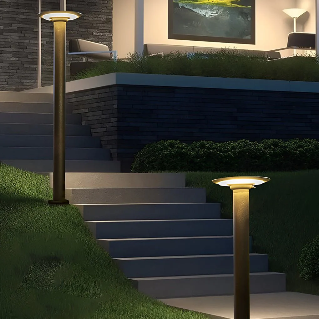 Laure Innovative UFO-Shaped Outdoor Pathway Light - Image 3
