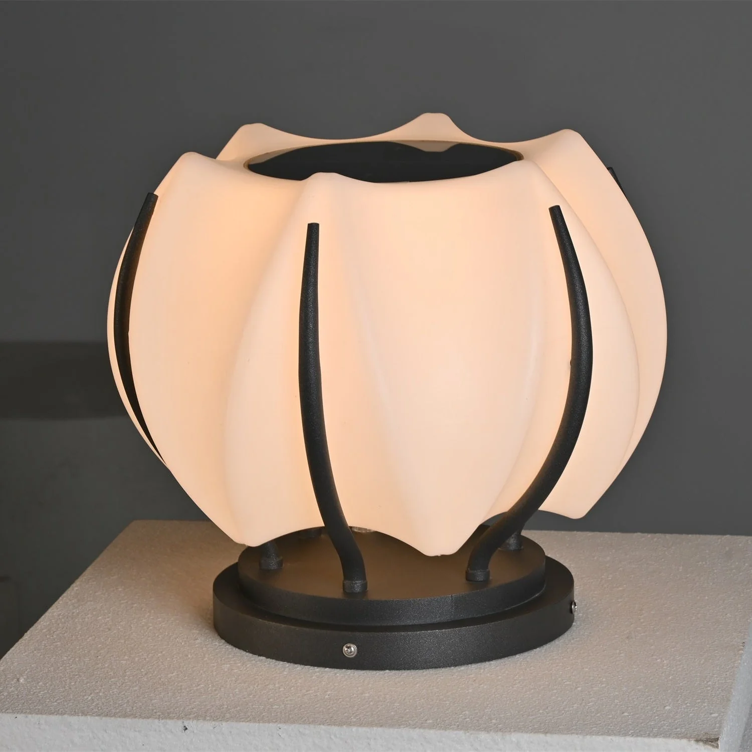 Leon Minimalist Outdoor Light - Image 10