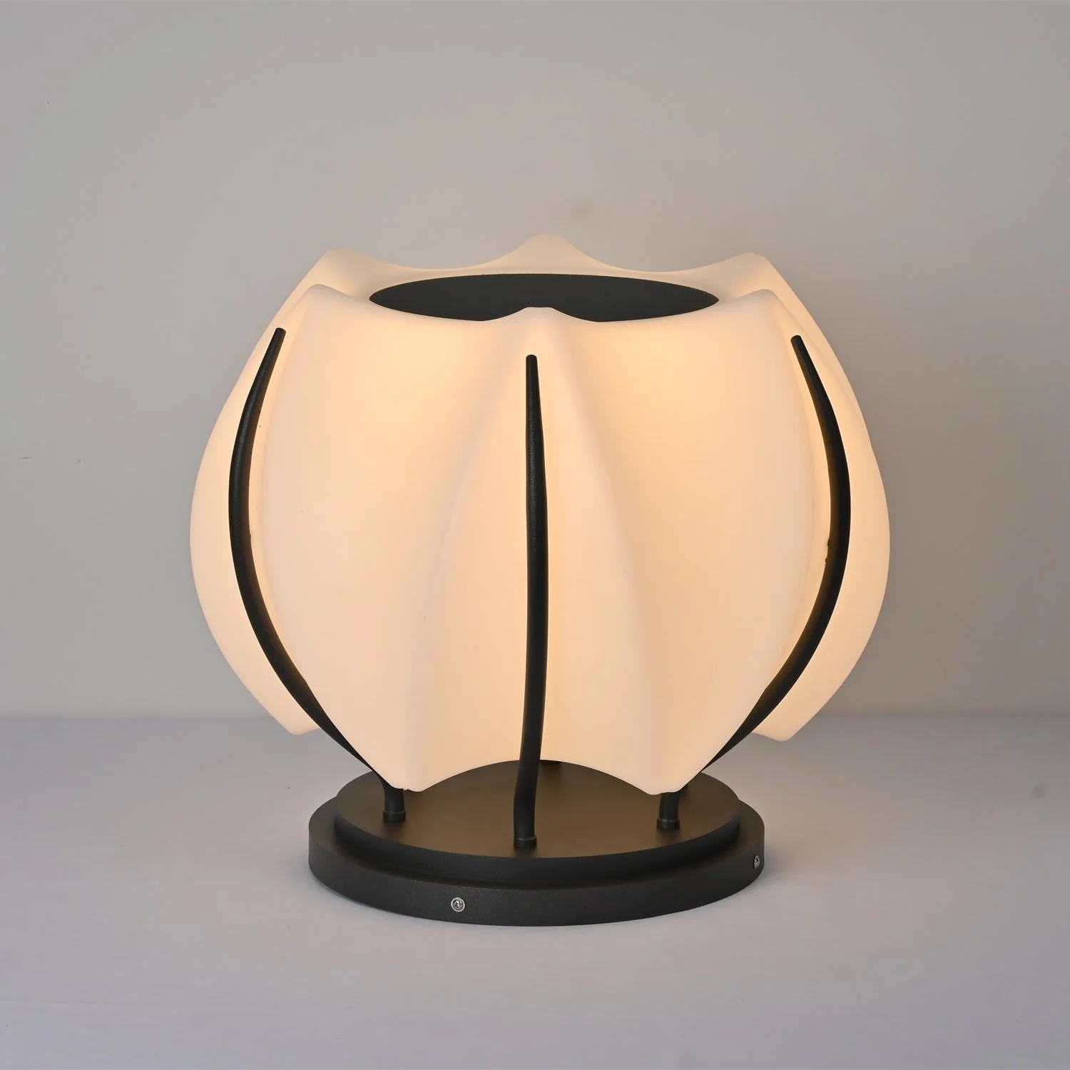 Leon Minimalist Outdoor Light - Image 16