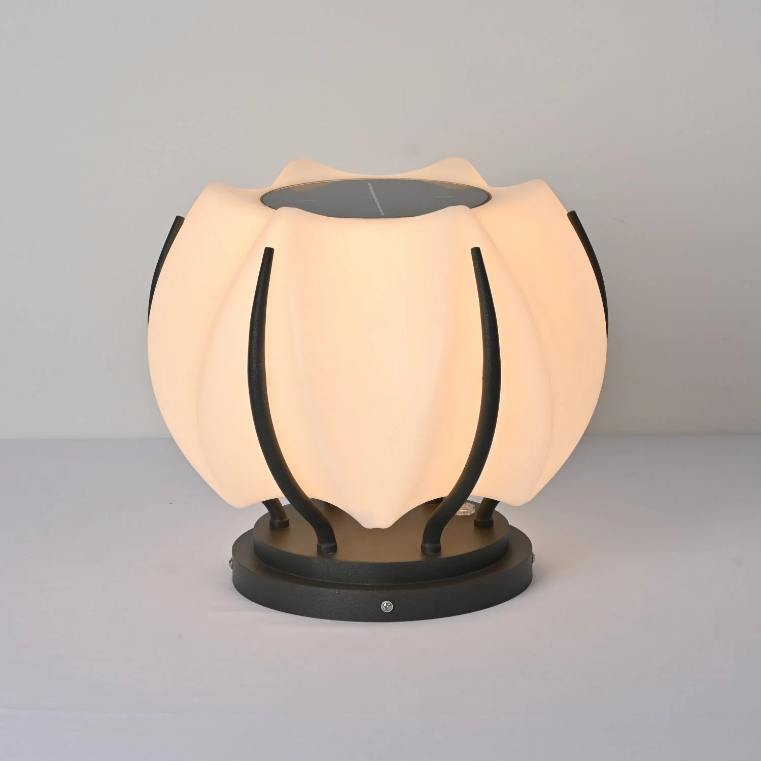 Leon Minimalist Outdoor Light - Image 20