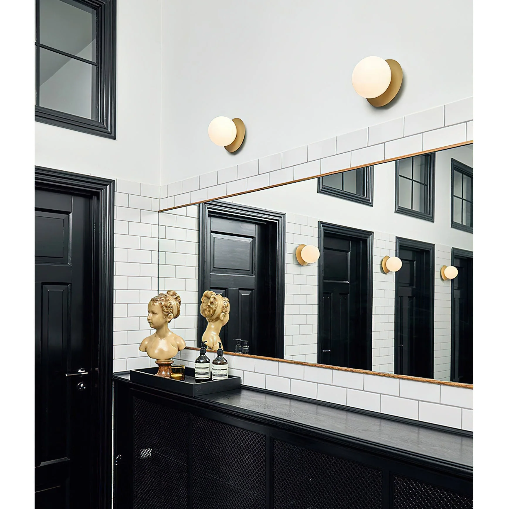 Liila Modern Glass Wall Light - Image 10