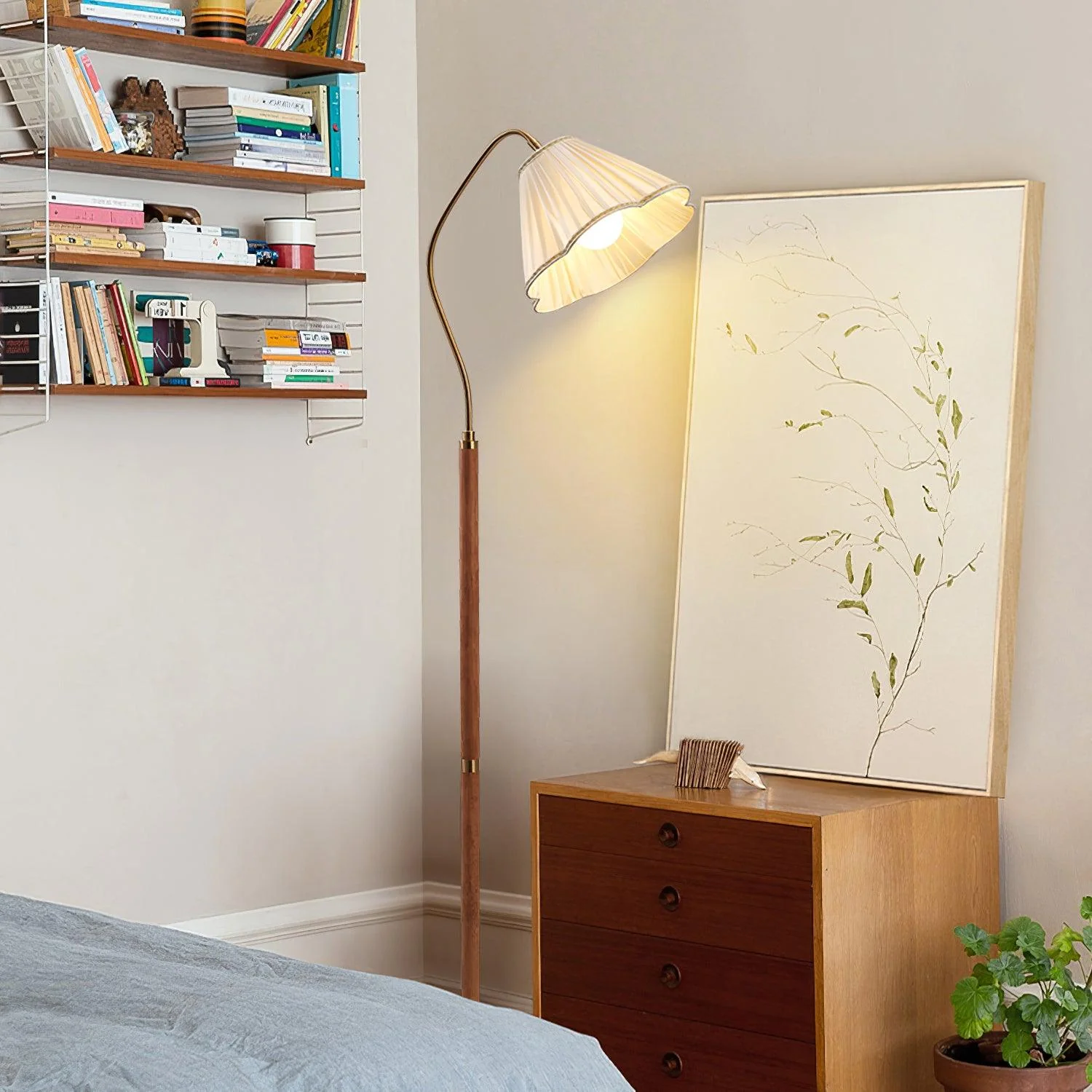 Living Farmhouse Floor Lamp - Image 5