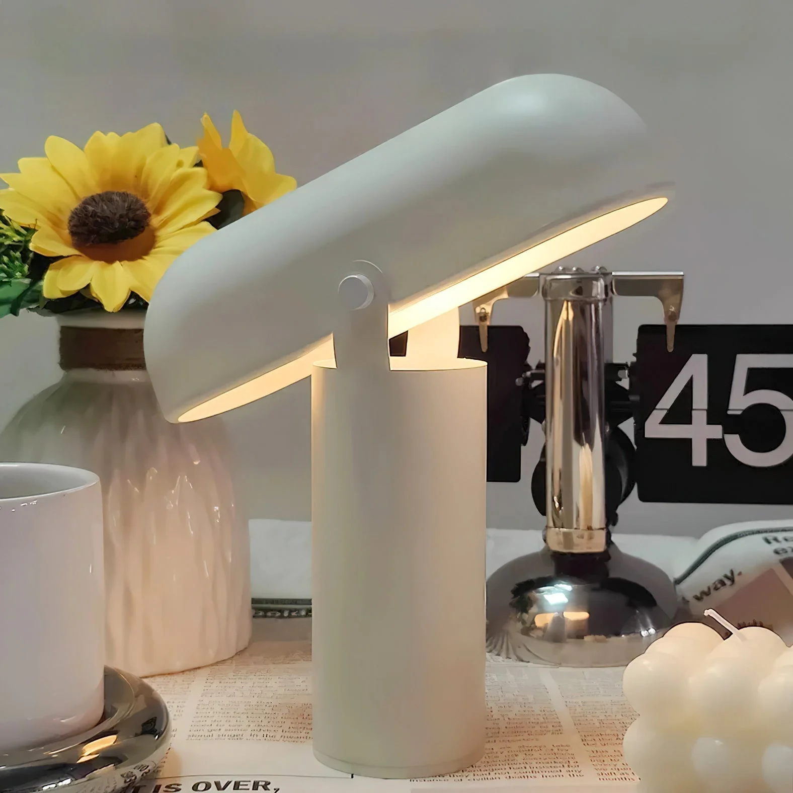 Lumeo Modern Table Lamp - Image 11