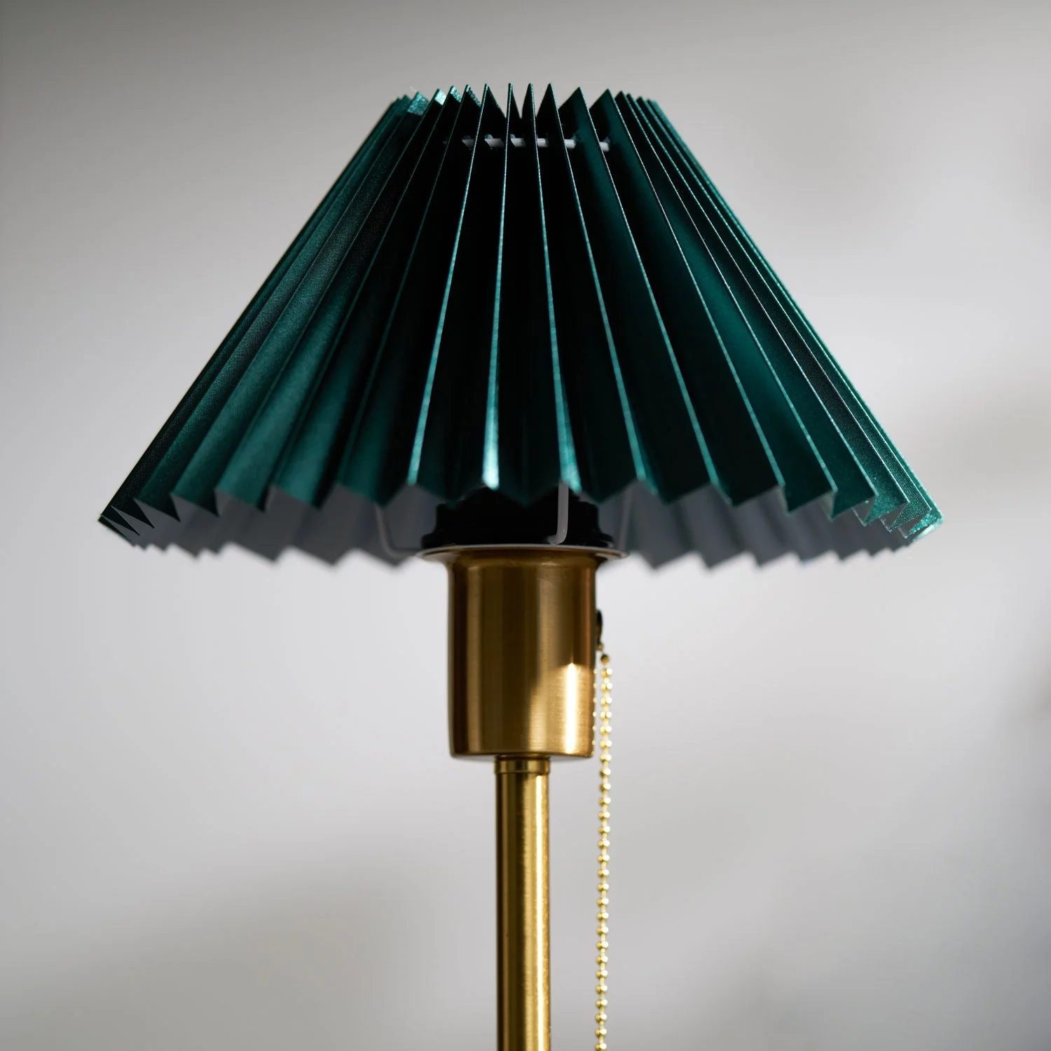 Lumi Modern Fabric Table Lamp - Image 15
