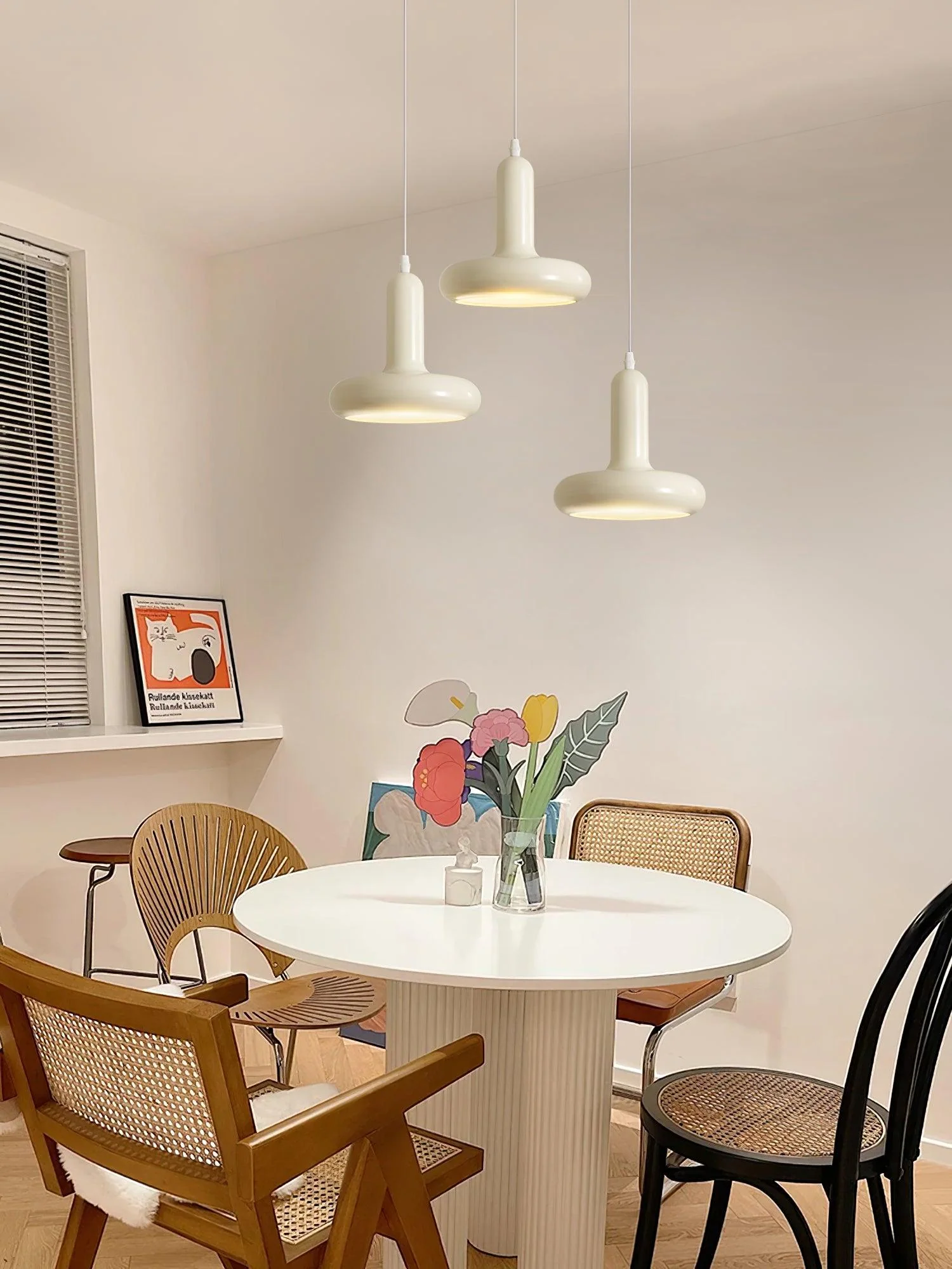 Lunaren Cozy Classic Pendant Light - Image 44