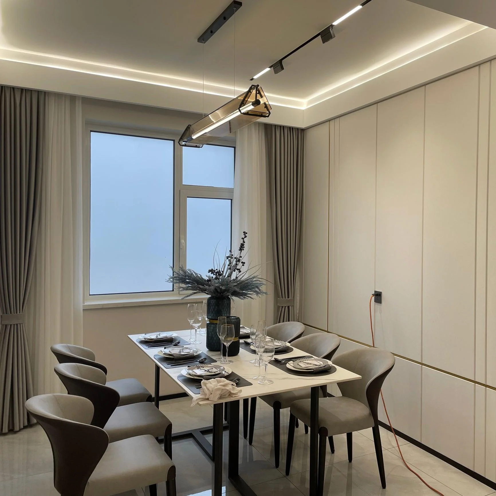 Lunaris Glass Minimalistic Pendant Light - Image 22