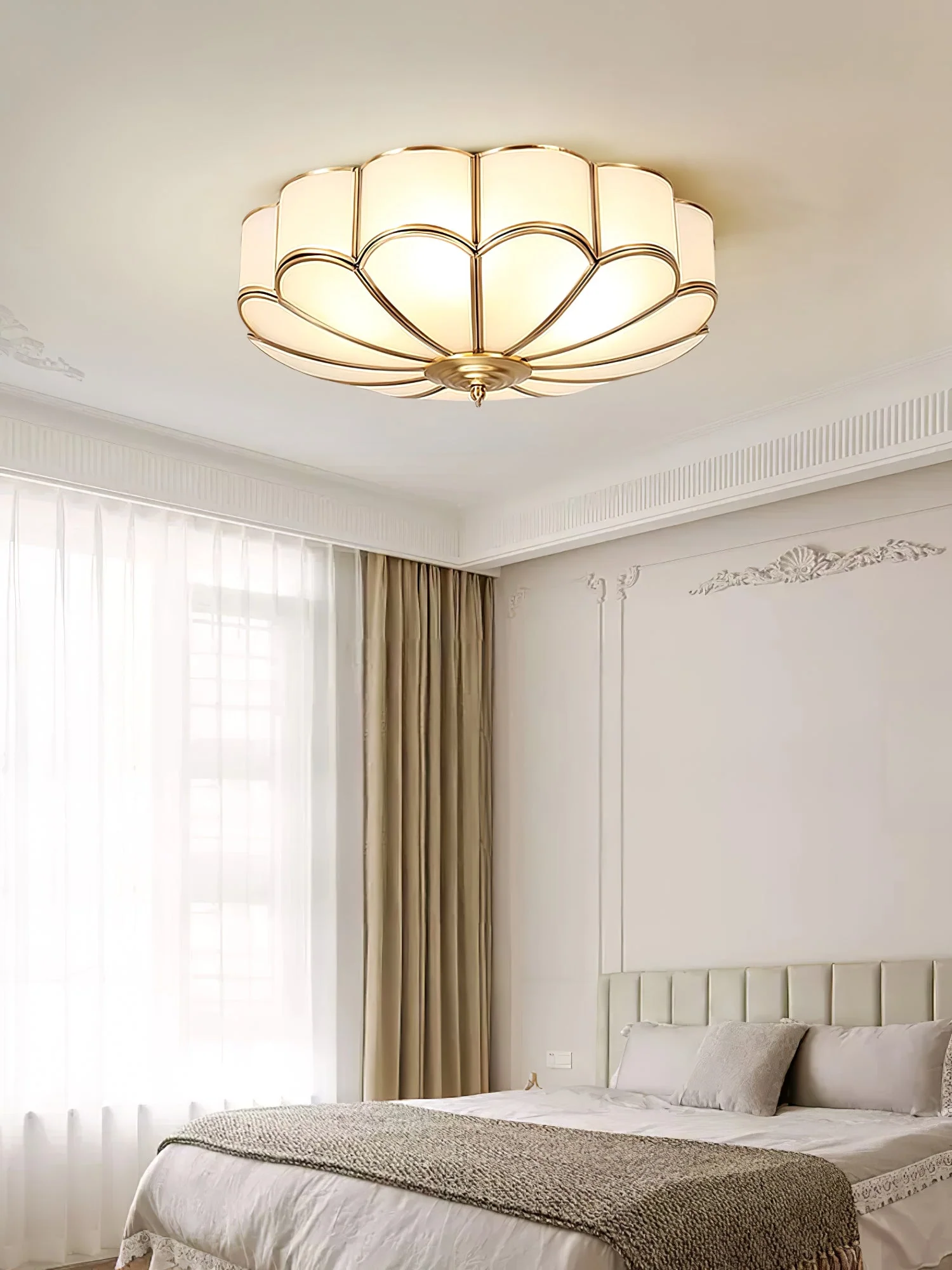 Lustra Ceiling Light Flower Shape Glass Brass - Image 13