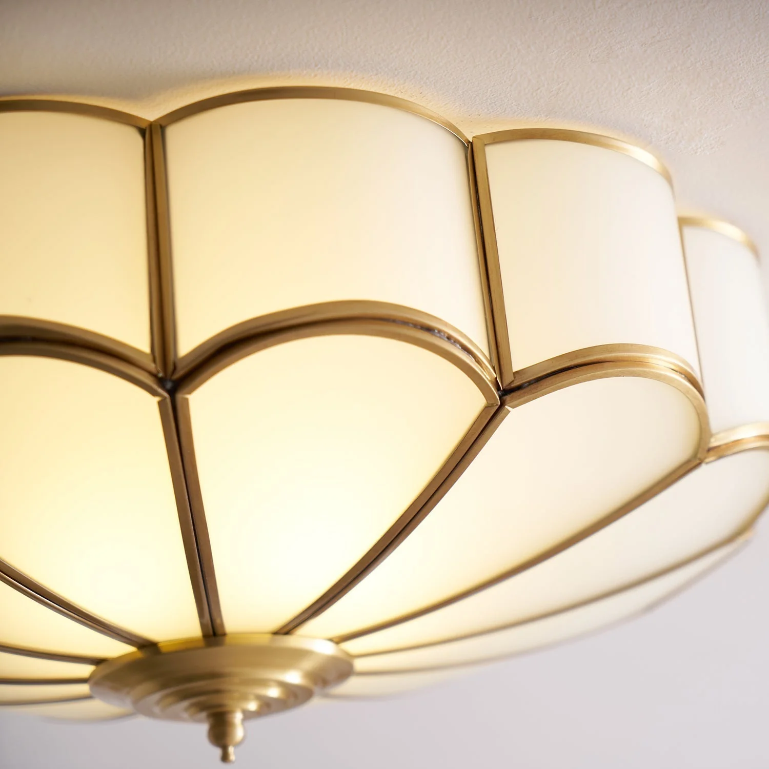 Lustra Ceiling Light Flower Shape Glass Brass - Image 25