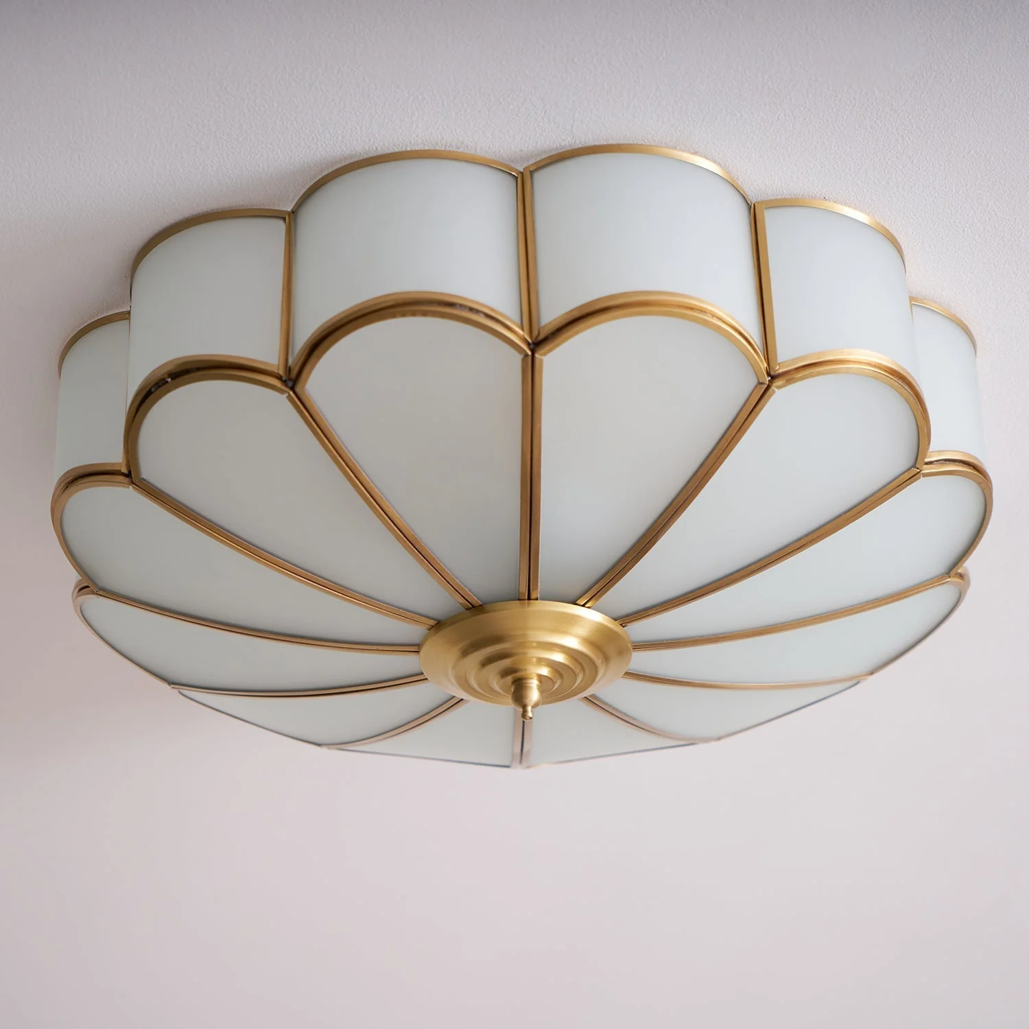 Lustra Ceiling Light Flower Shape Glass Brass - Image 27