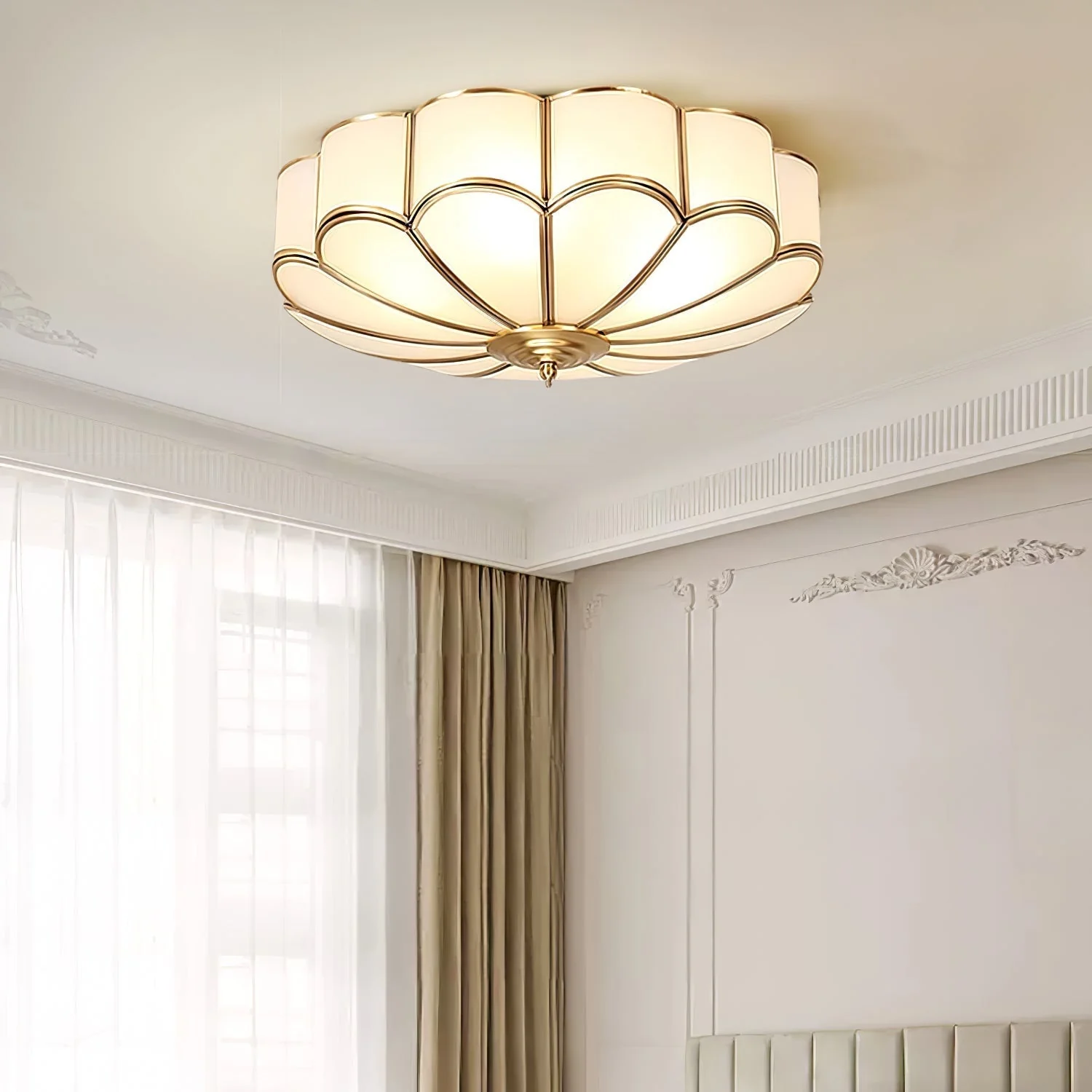 Lustra Ceiling Light Flower Shape Glass Brass - Image 4