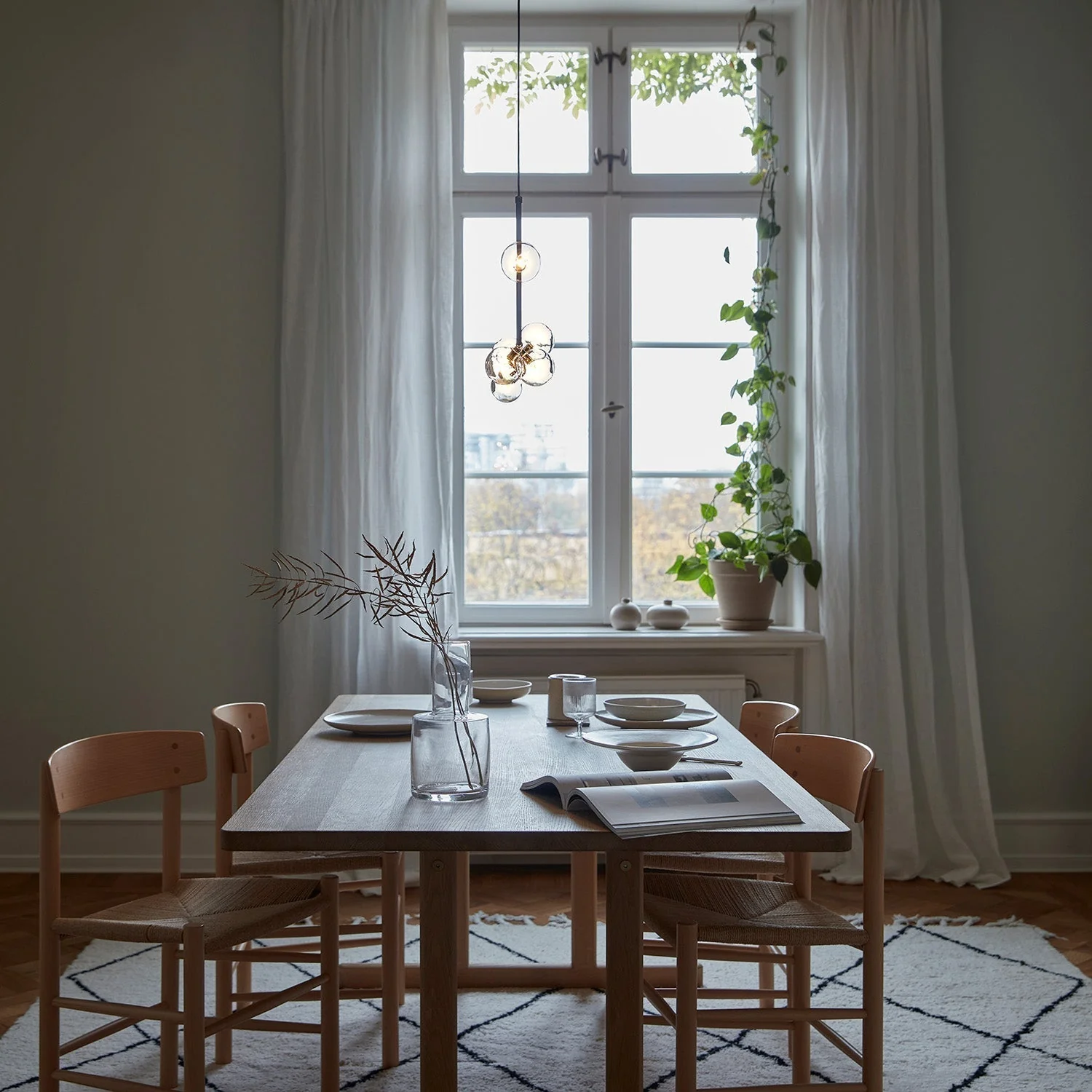 Lustra Chandelier Glass with Black Steel Linear - Image 52