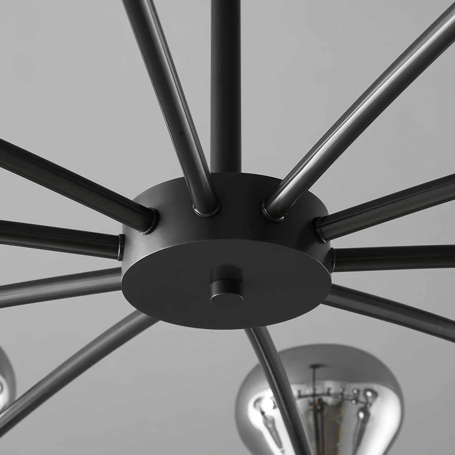 Lustra Chandelier Black Frame Smoked Glass Bold - Image 7