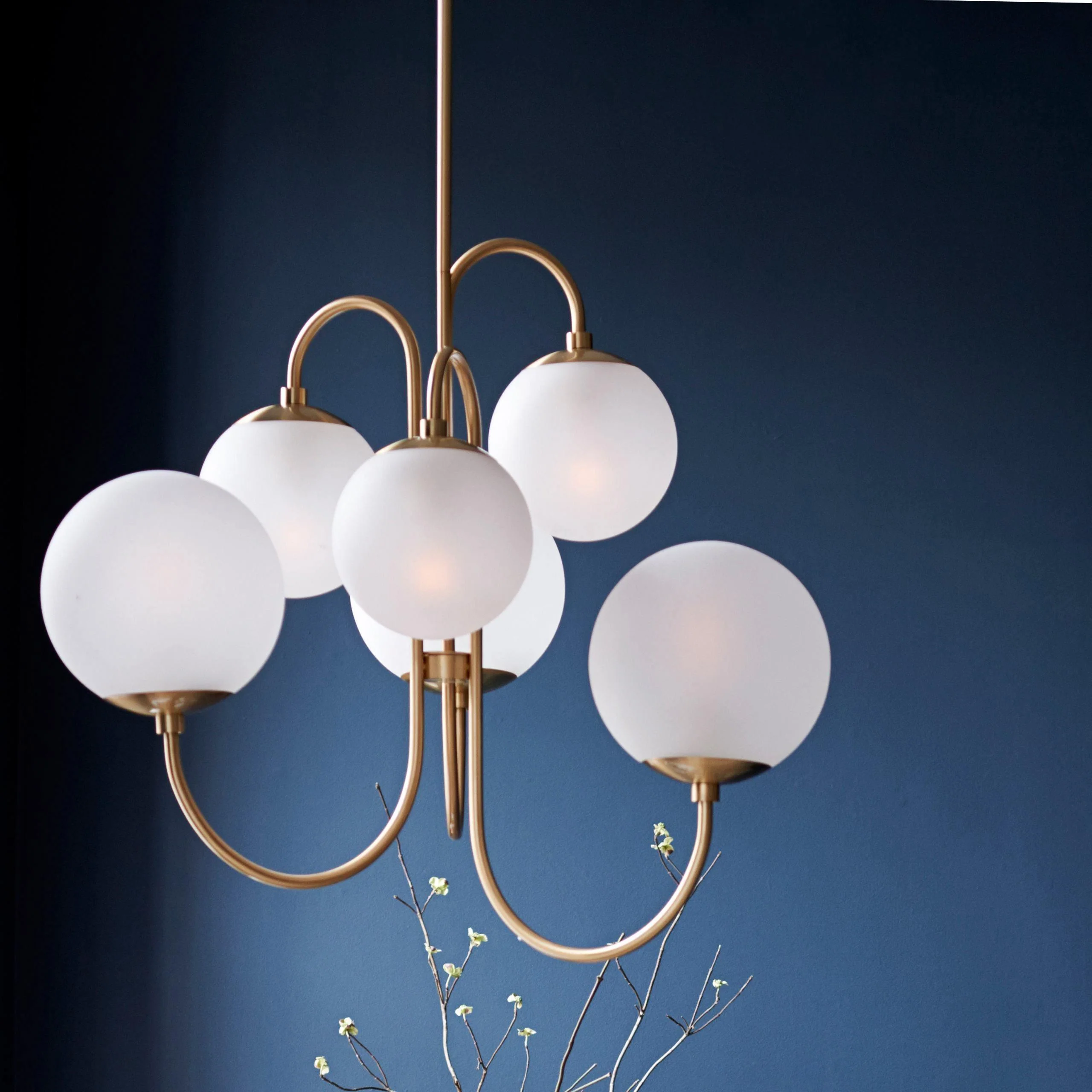 Lustra Chandelier Brass Globe Cluster Curved Arm - Image 8