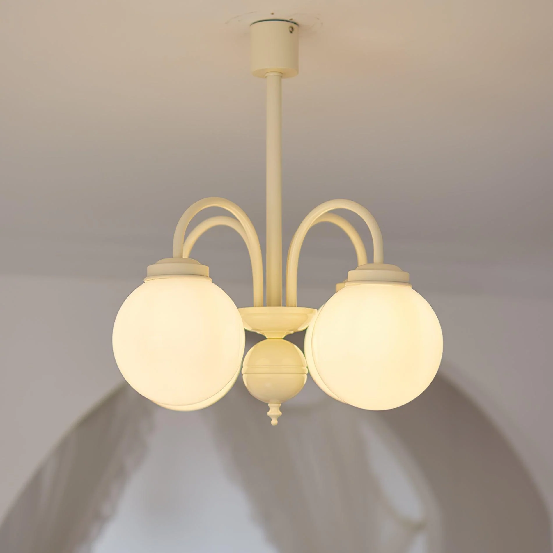 Lustra Chandelier Cream Glass Spheres - Image 26