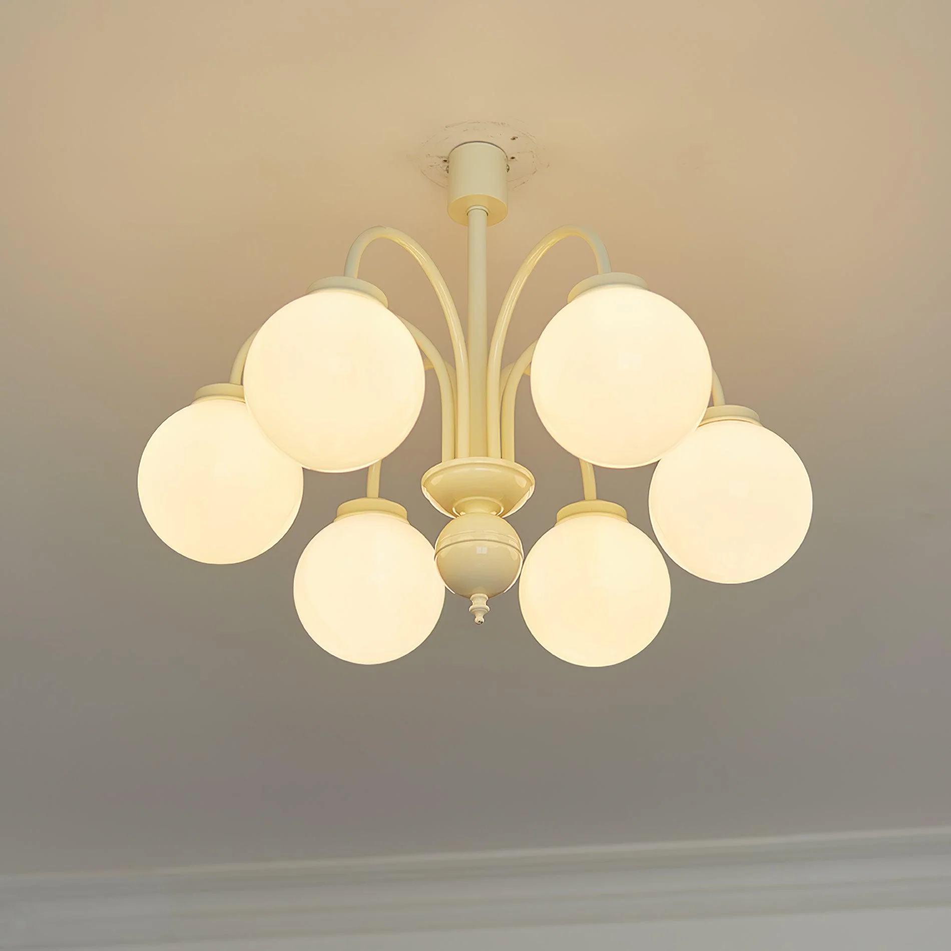 Lustra Chandelier Cream Glass Spheres - Image 30
