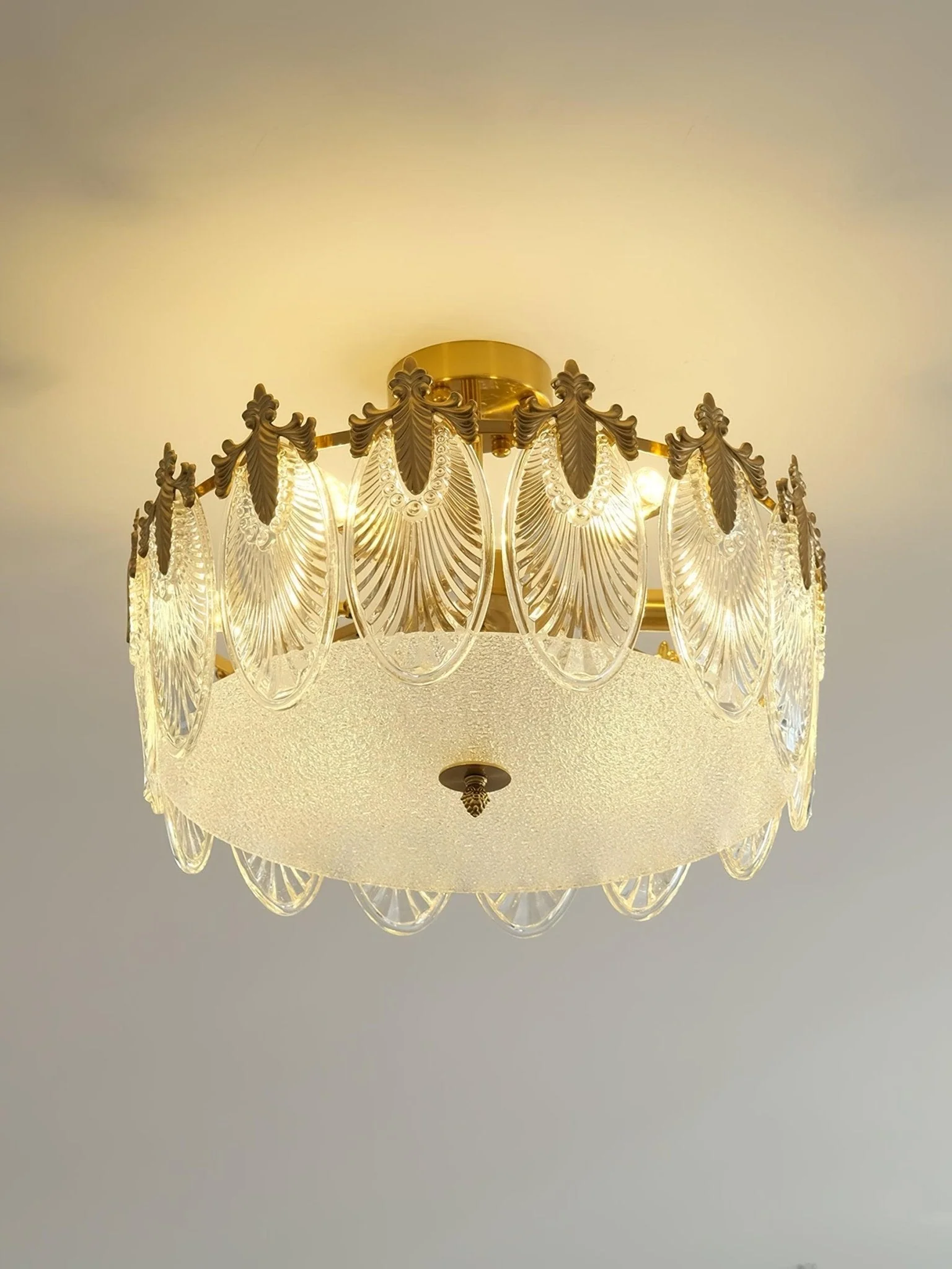 Lustra Chandelier Glass Petals Gold Frame Round - Image 29