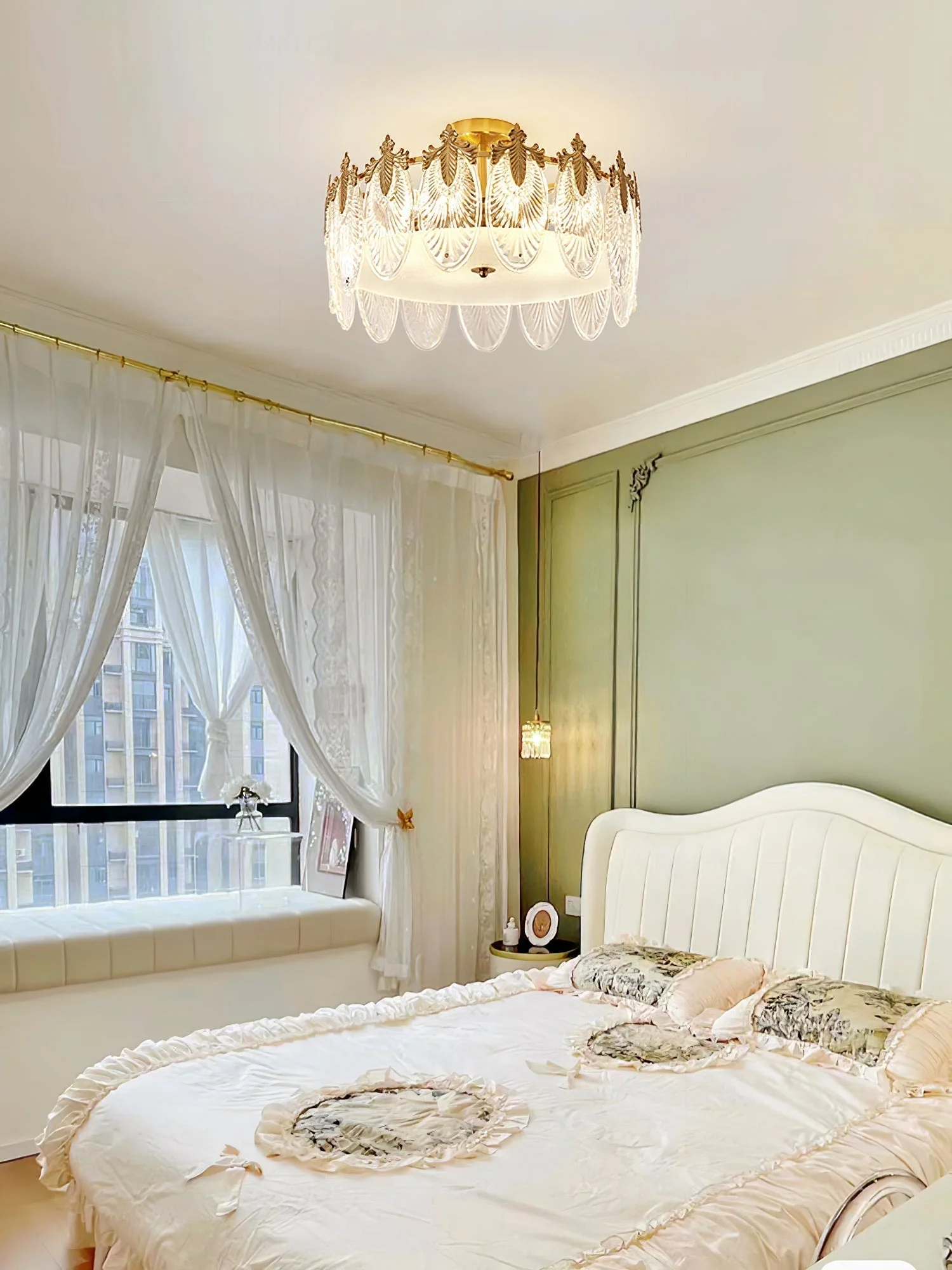 Lustra Chandelier Glass Petals Gold Frame Round - Image 49