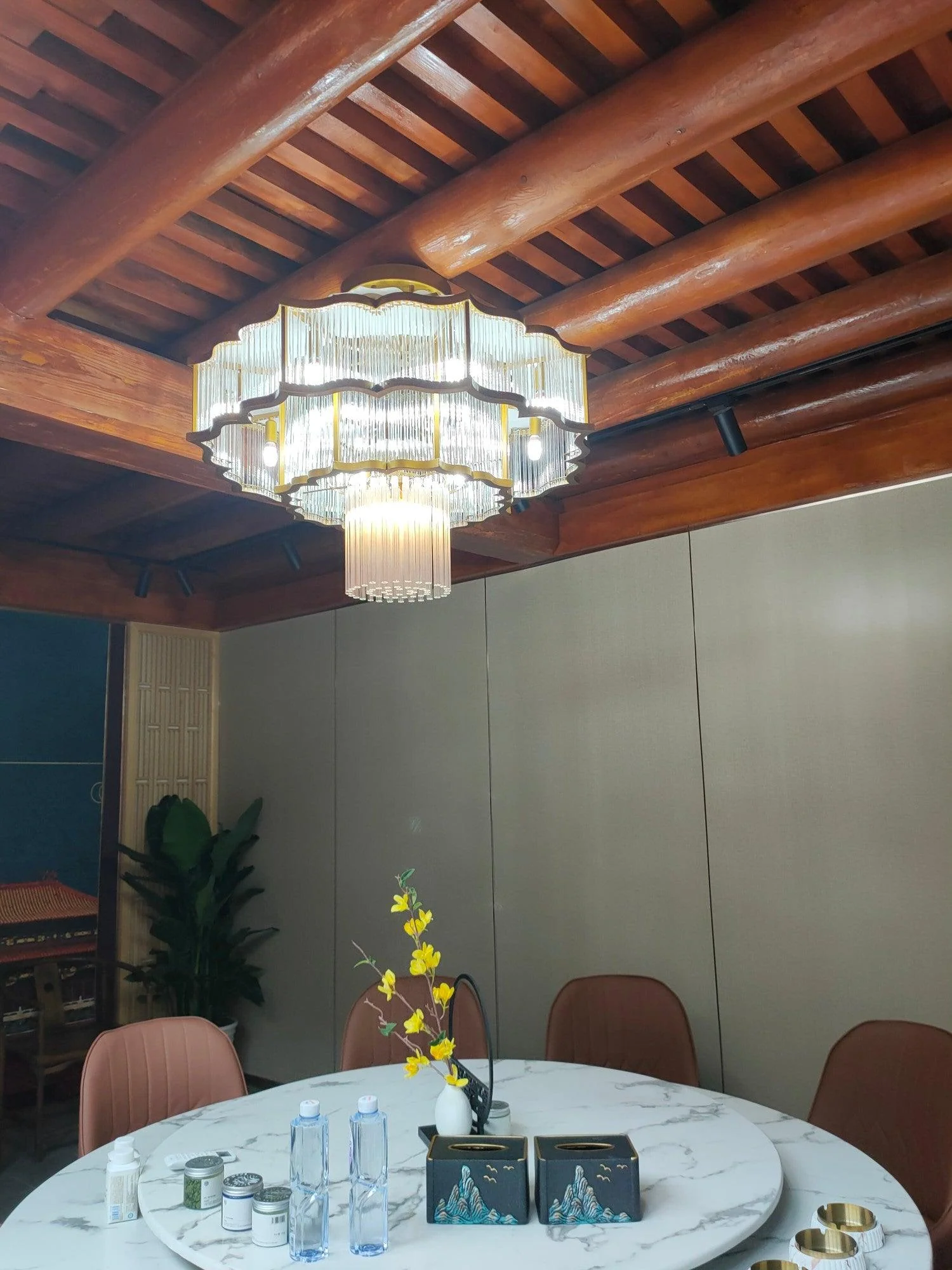 Lustra Chandelier Gold Black Glass - Image 8