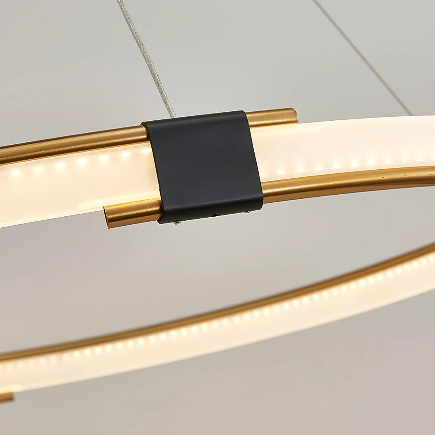 Lustra Chandelier Gold Ring LED Halo Modern - Image 8
