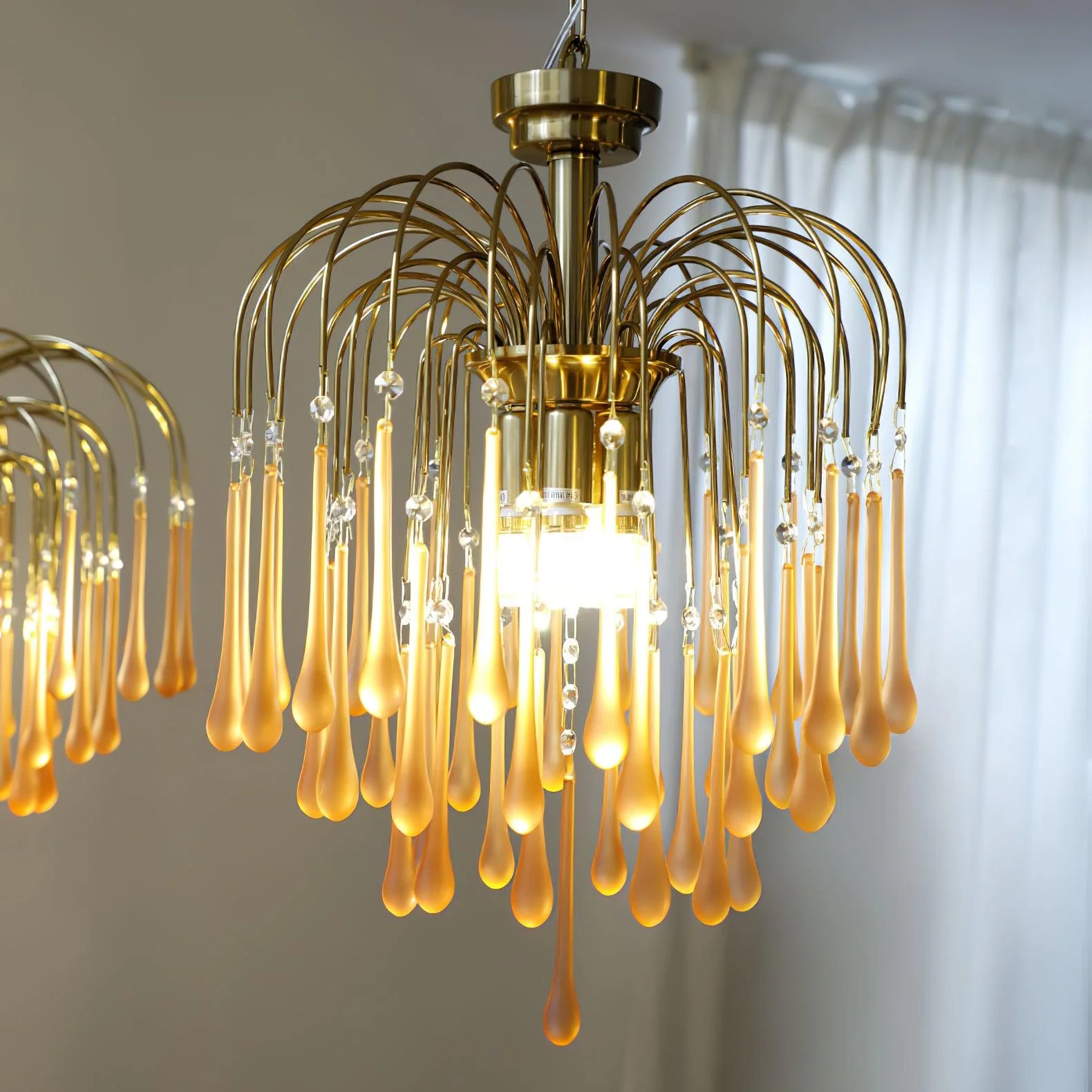 Lustra Chandelier Golden Arms and Crystal - Image 12