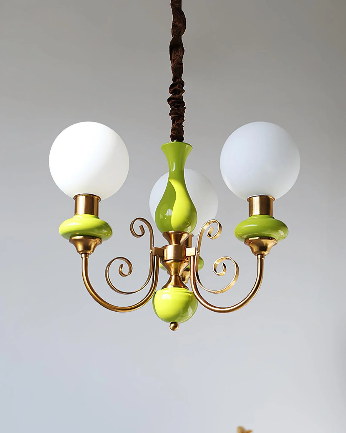 Lustra Chandelier Green Shades Gold Curved Arms - Image 45