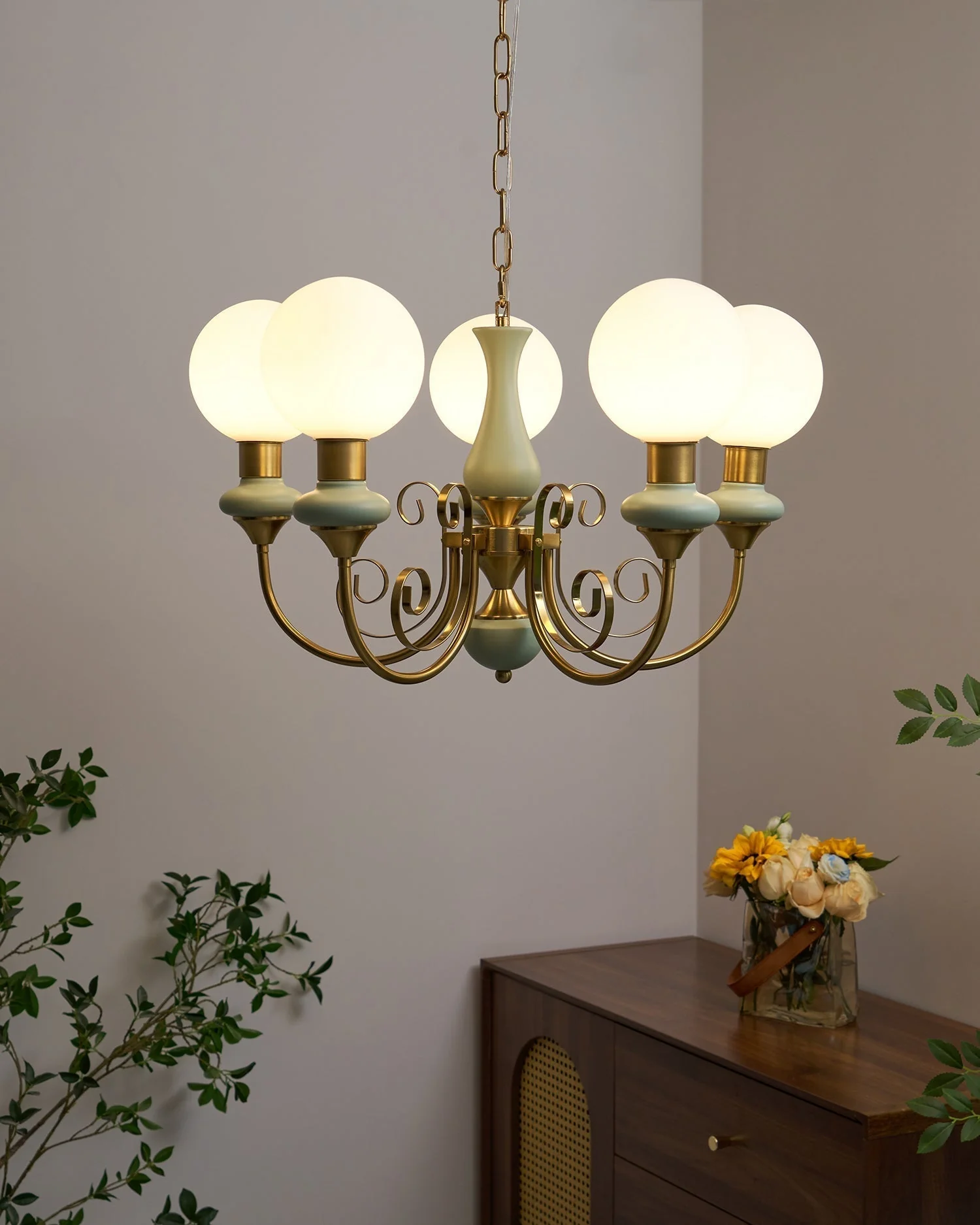 Lustra Chandelier Green Shades Gold Curved Arms - Image 96