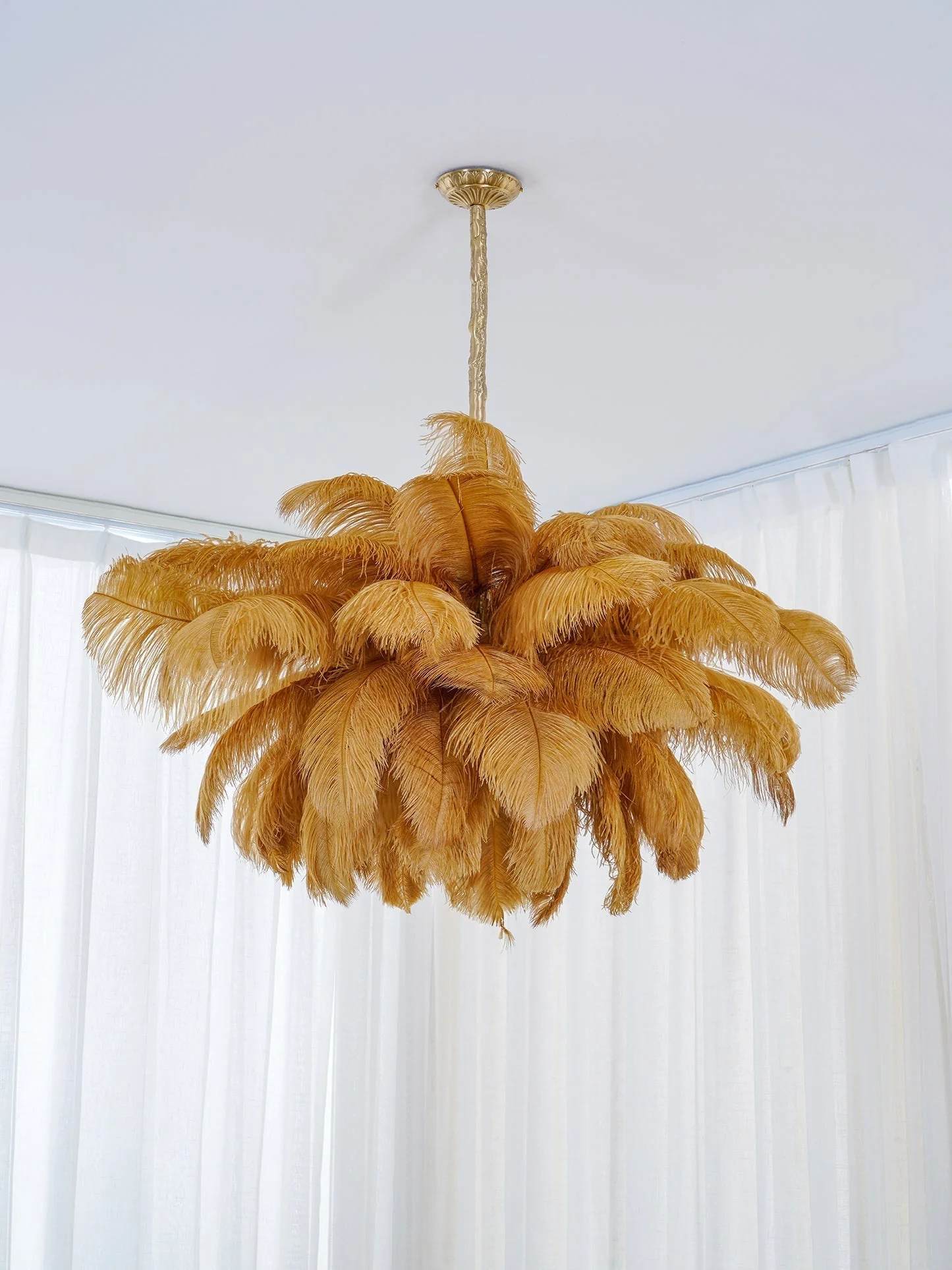 Lustra Chandelier Ostrich Feather Large Brass Stem - Image 104