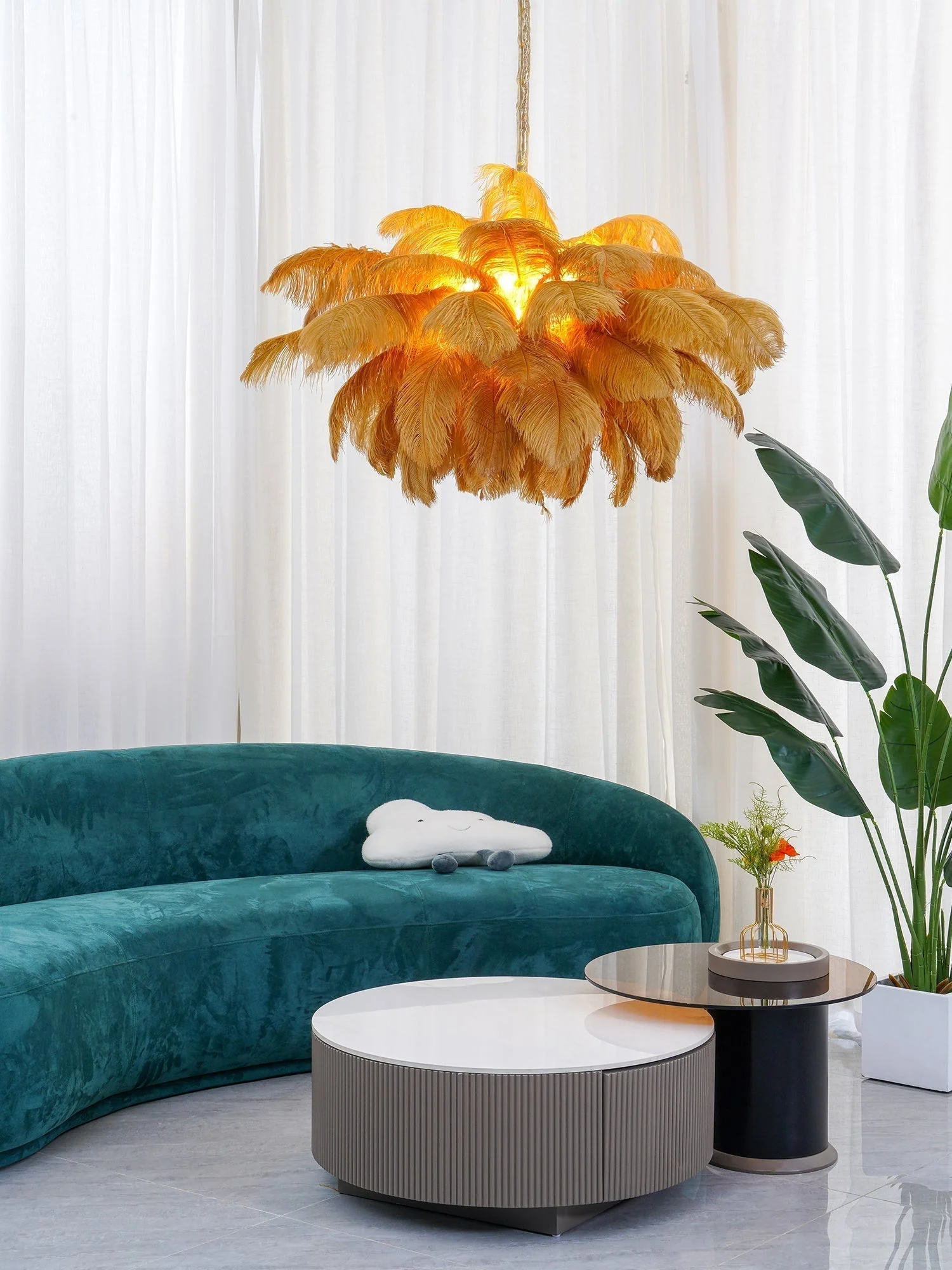 Lustra Chandelier Ostrich Feather Large Brass Stem - Image 93