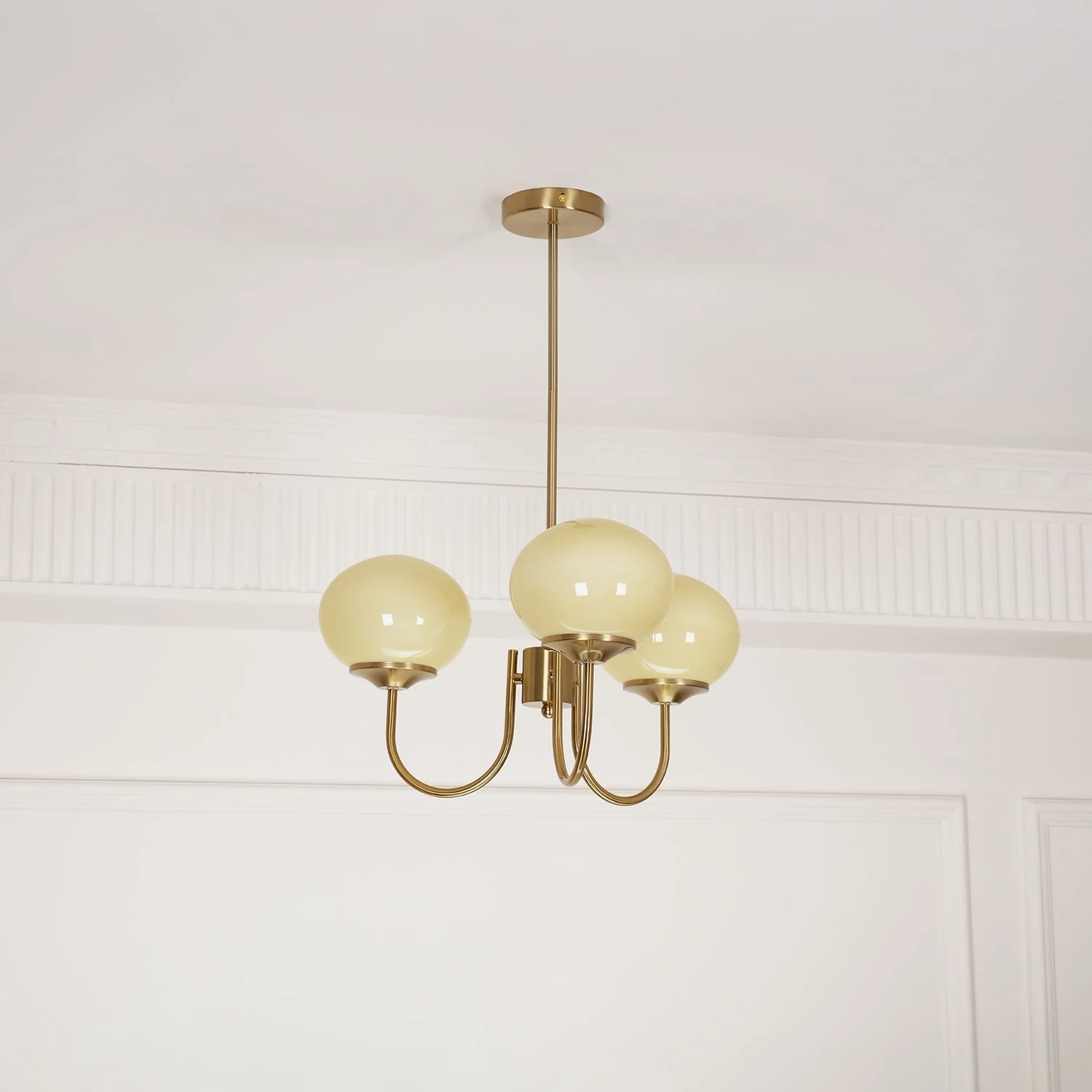 Lustra Chandelier Pink Glass Globe Gold - Image 88