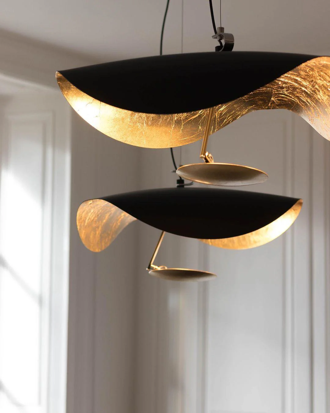 Lustra Pendant Lamp Black Gold Curved Shade - Image 120