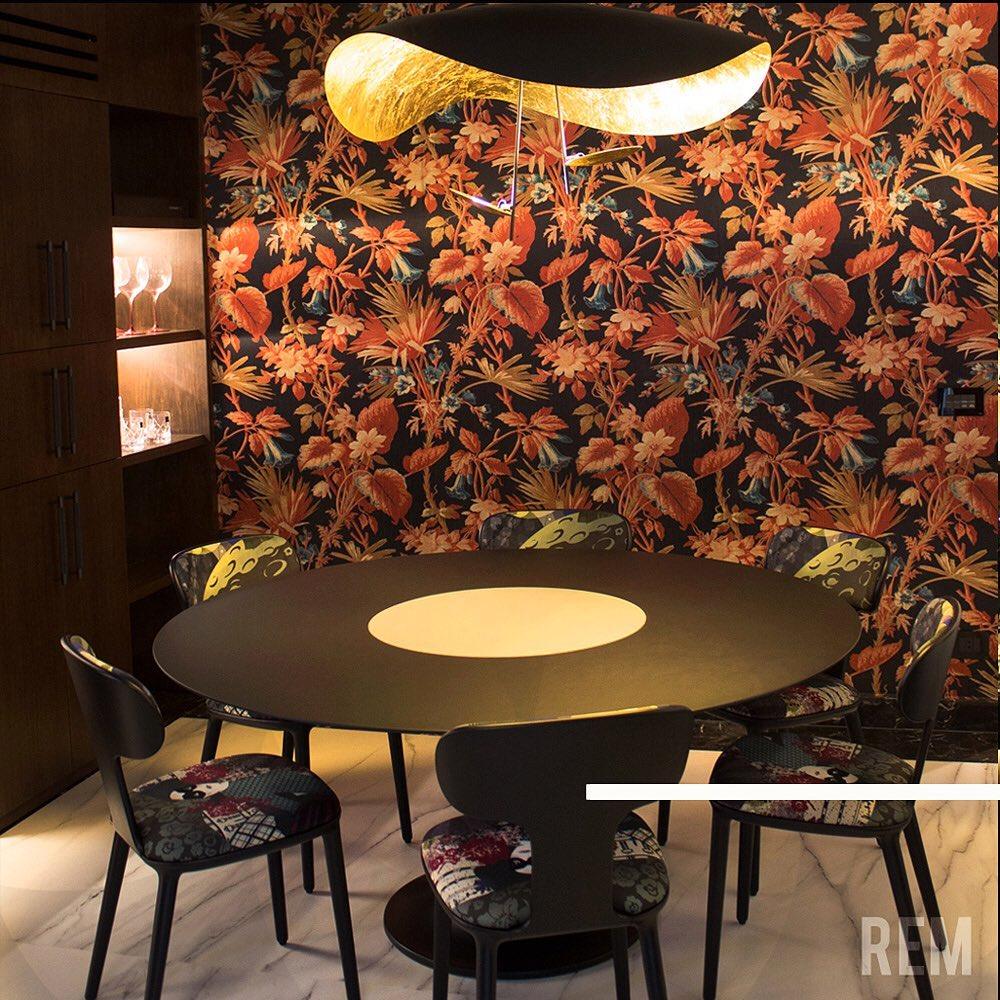 Lustra Pendant Lamp Black Gold Curved Shade - Image 16