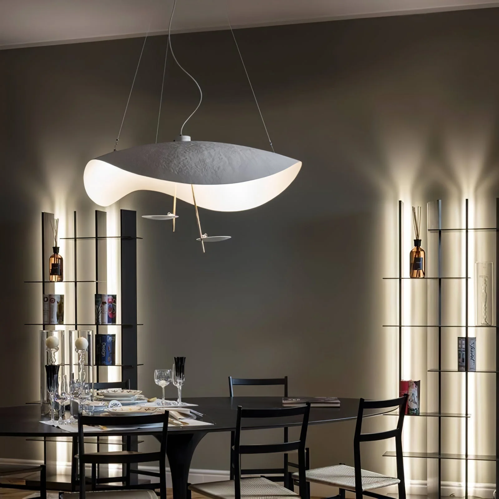 Lustra Pendant Lamp Black Gold Curved Shade - Image 85