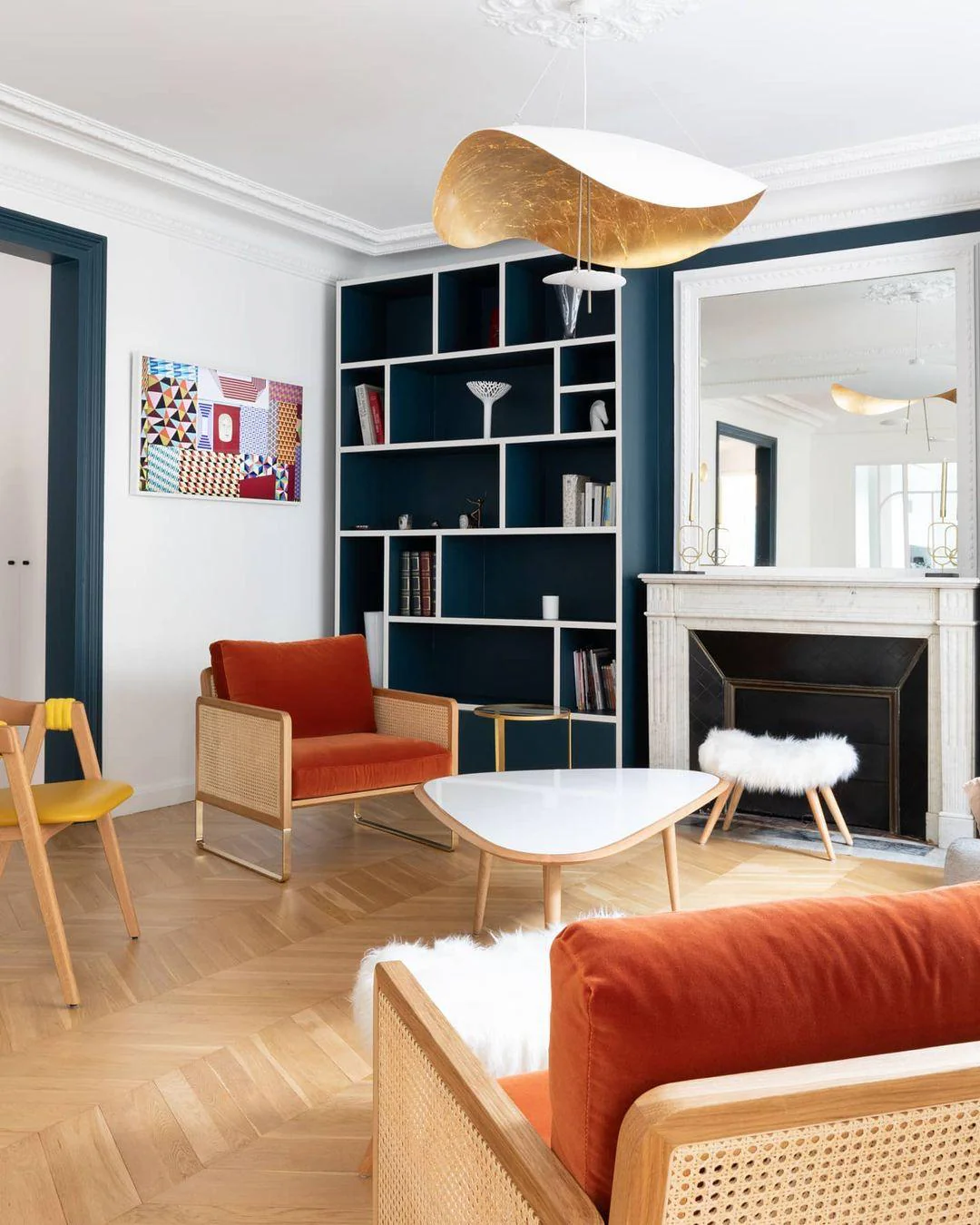Lustra Pendant Lamp Black Gold Curved Shade - Image 9
