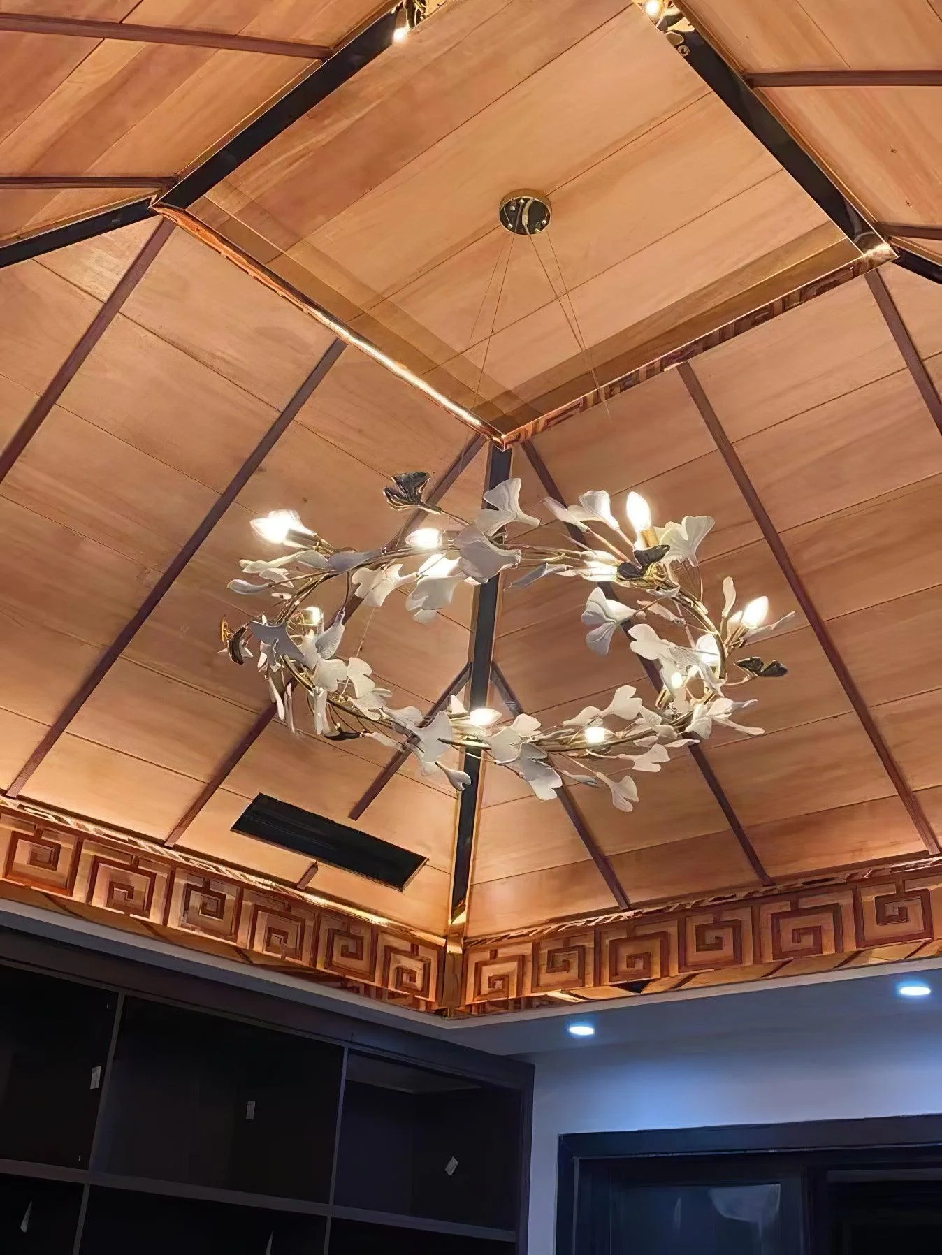 Lustra Pendant Lamp Gingko Porcelain Leaves Gold - Image 18