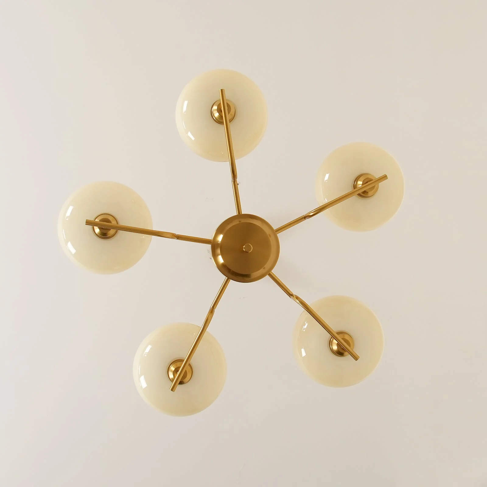 Lustra Pendant Lamp Glass Globe Brass Frame - Image 38