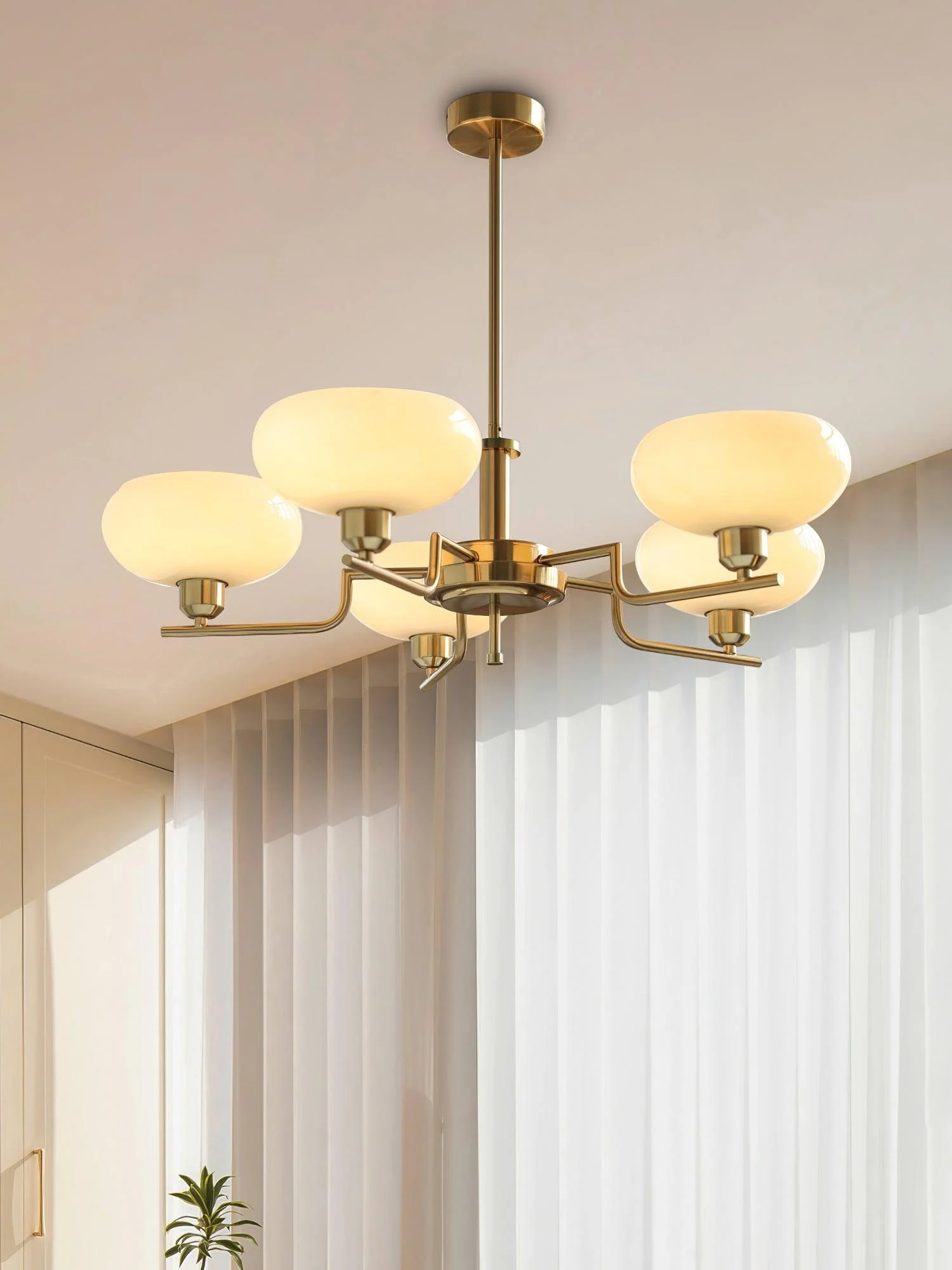 Lustra Pendant Lamp Glass Globe Brass Frame - Image 4