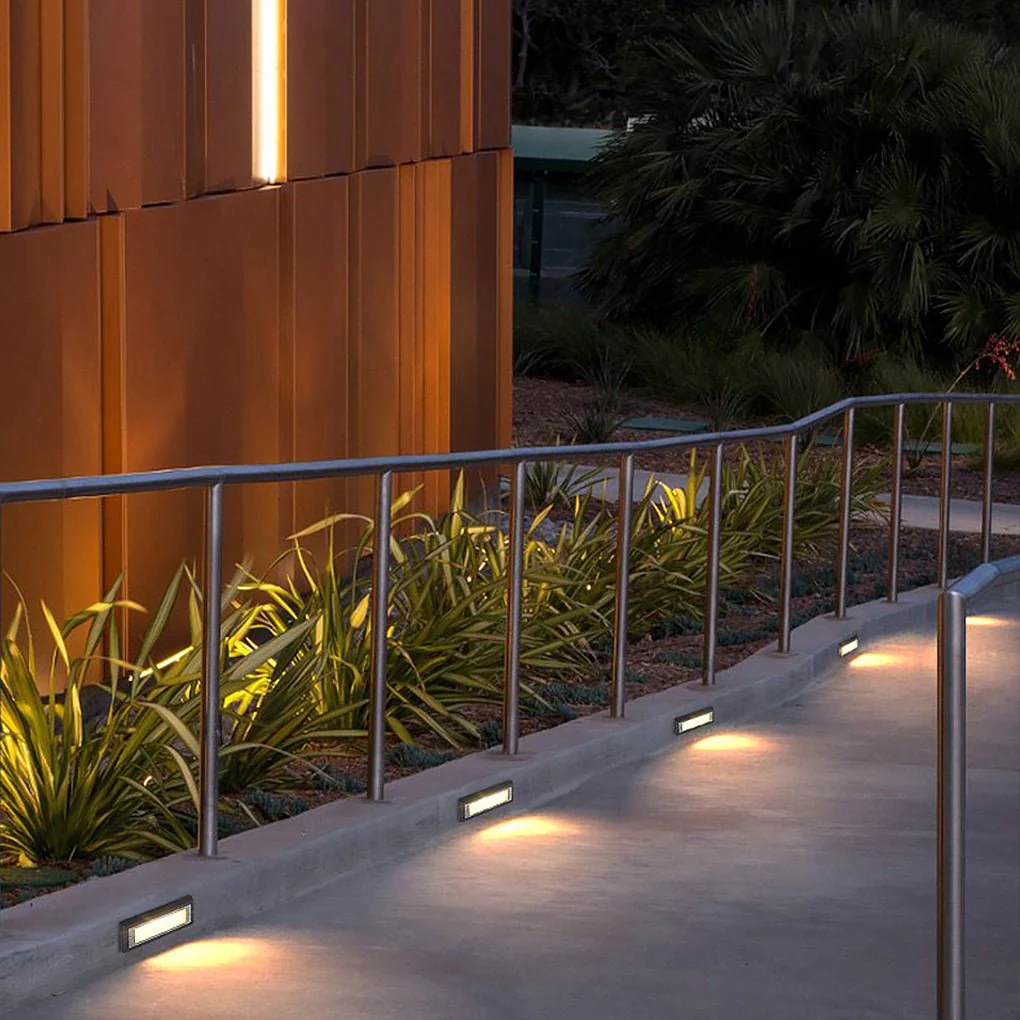 Many LED Embedded Outdoor Steps Lights