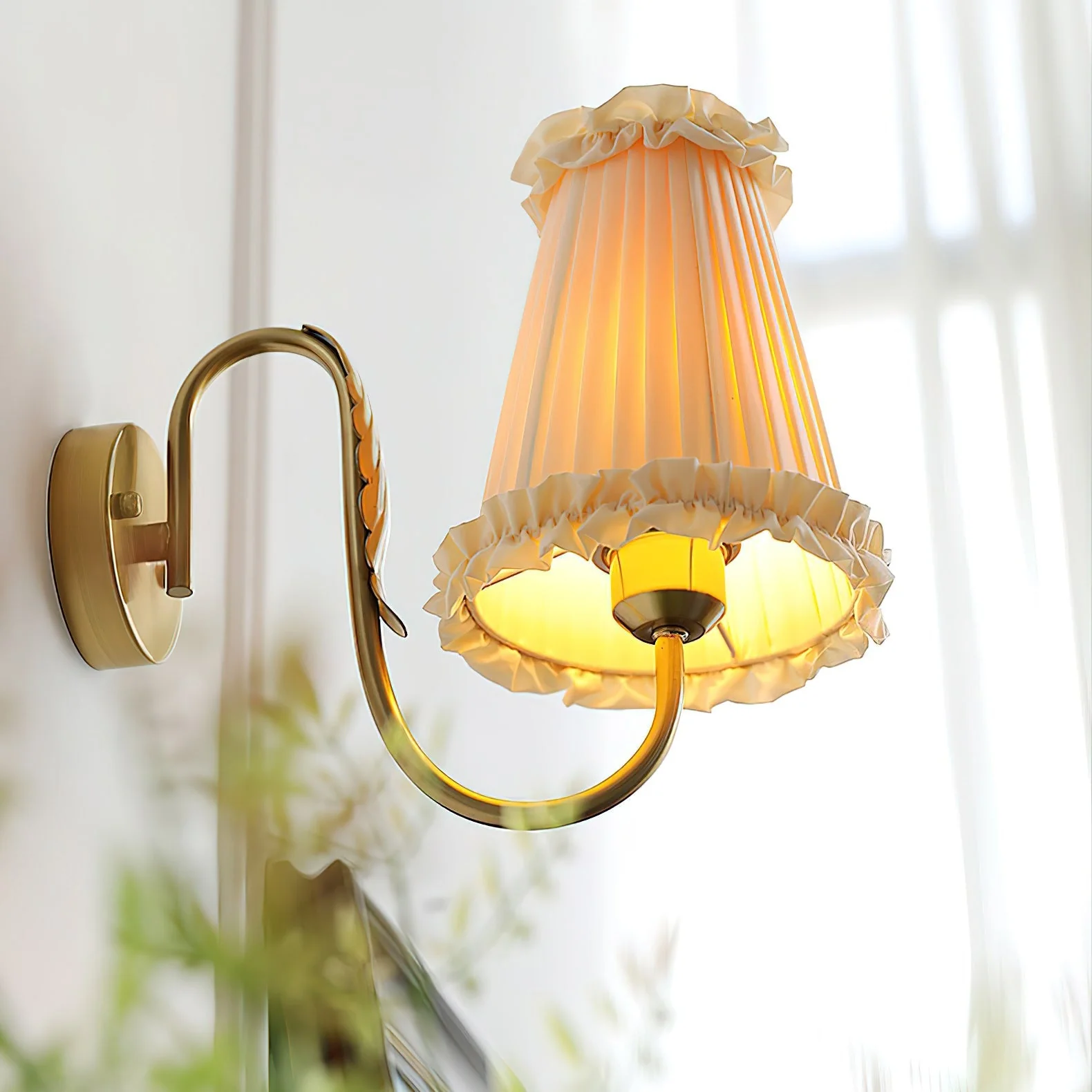 Mcveigh Contemporary Fabric Wall Lamp - Image 4