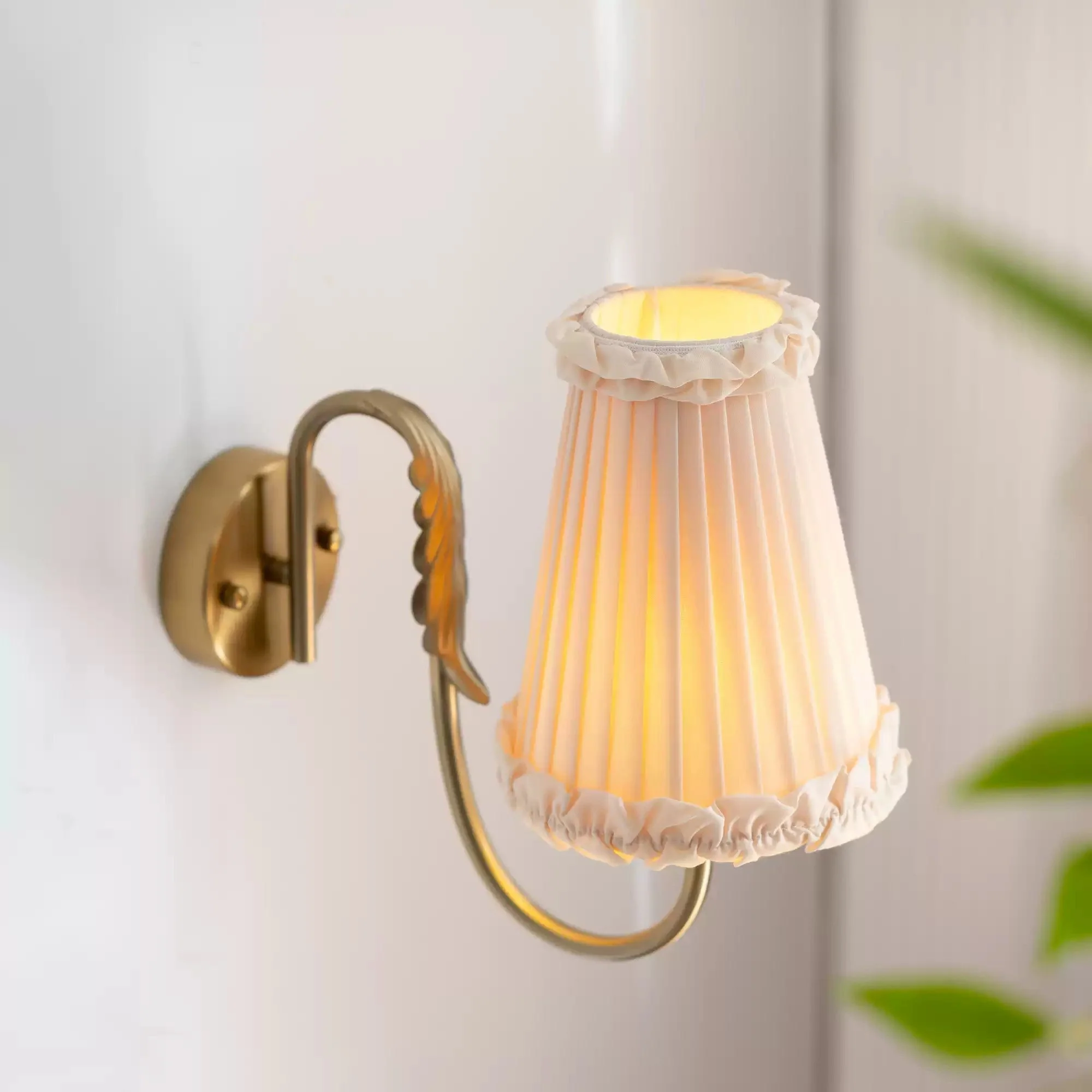Mcveigh Contemporary Fabric Wall Lamp - Image 8