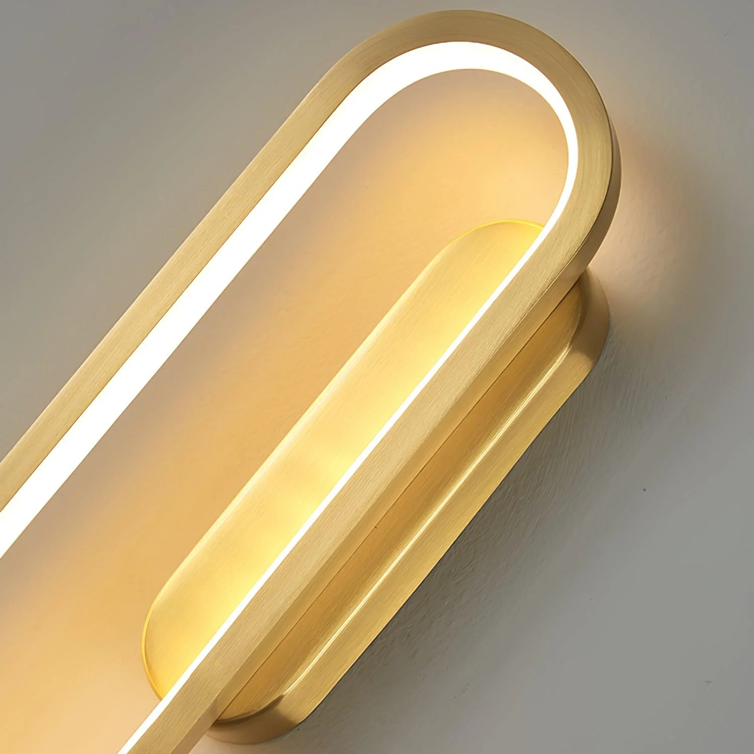 Mirage Classic Long Ova Brass Wall Lamp - Image 30