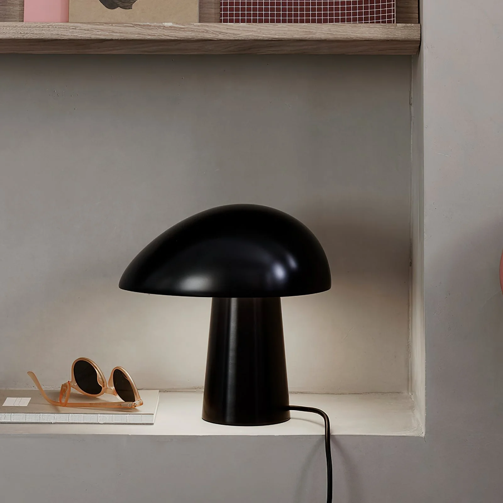 Night Farmhouse Resin Table Lamp - Image 5