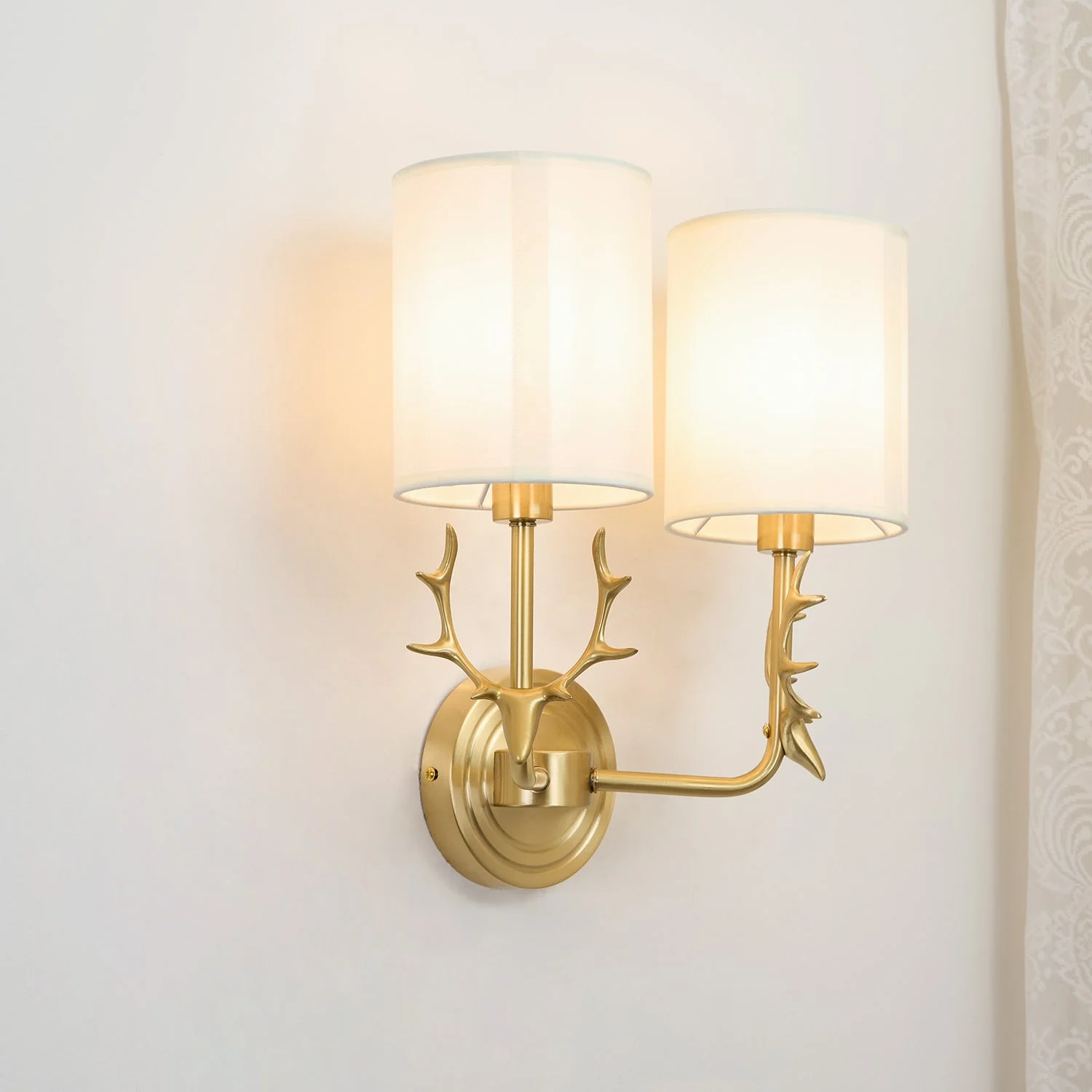Noble Elegance Deer Head Brass Wall Light - Image 39