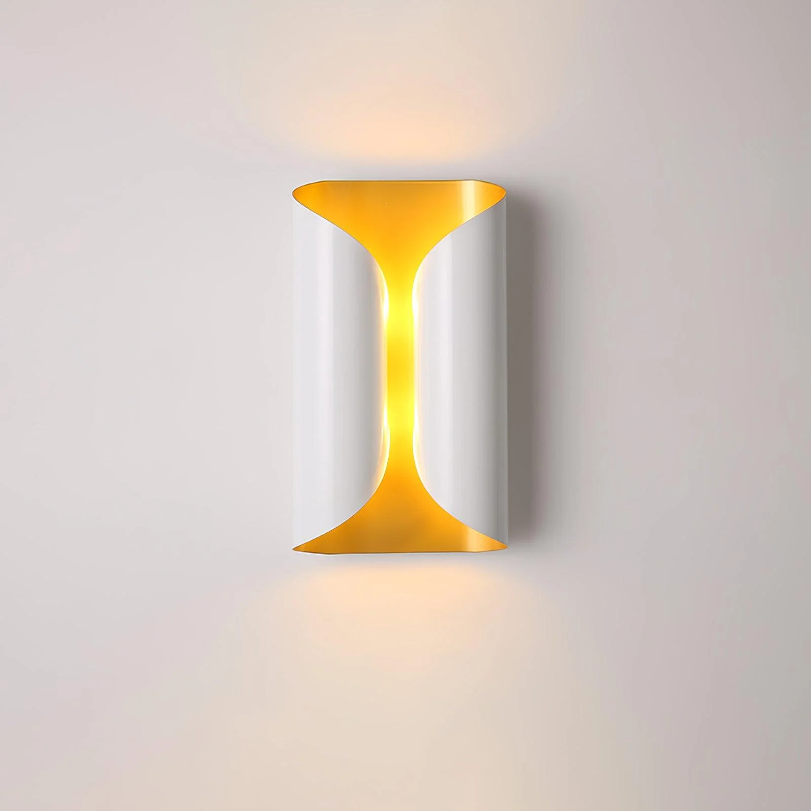 Noirra Elegant Aluminum Wall Light - Image 3