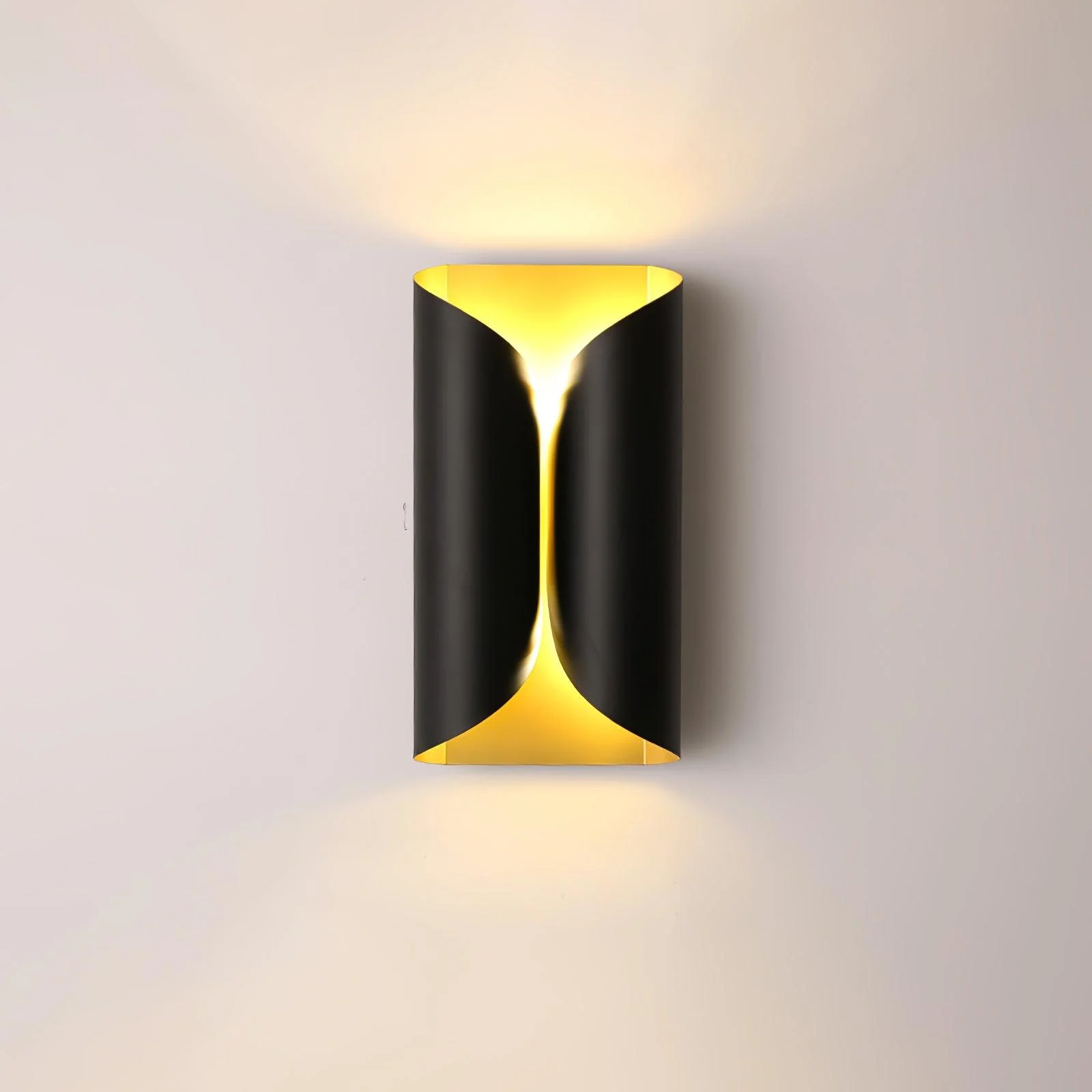Noirra Elegant Aluminum Wall Light - Image 5