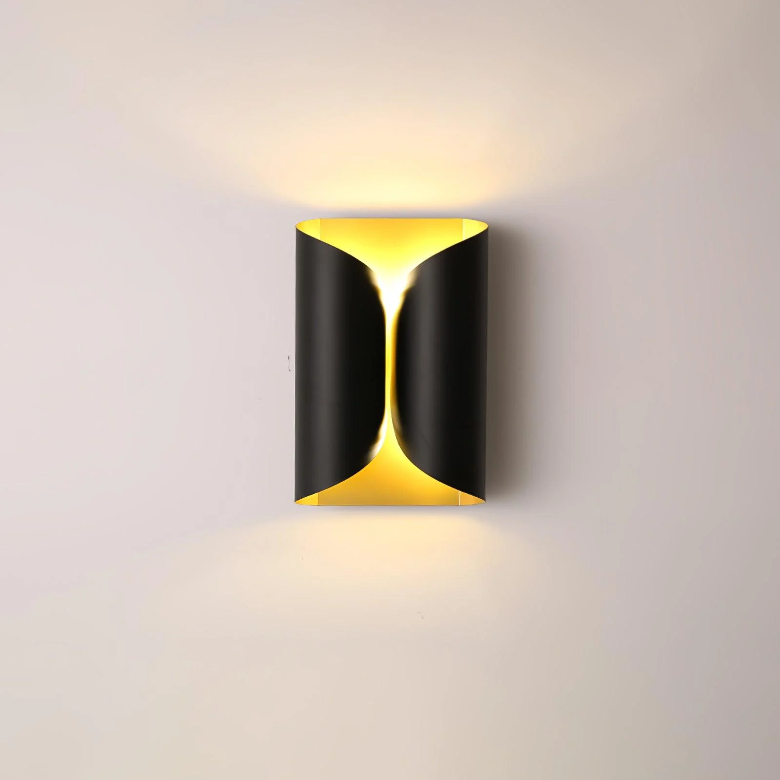 Noirra Elegant Aluminum Wall Light - Image 7