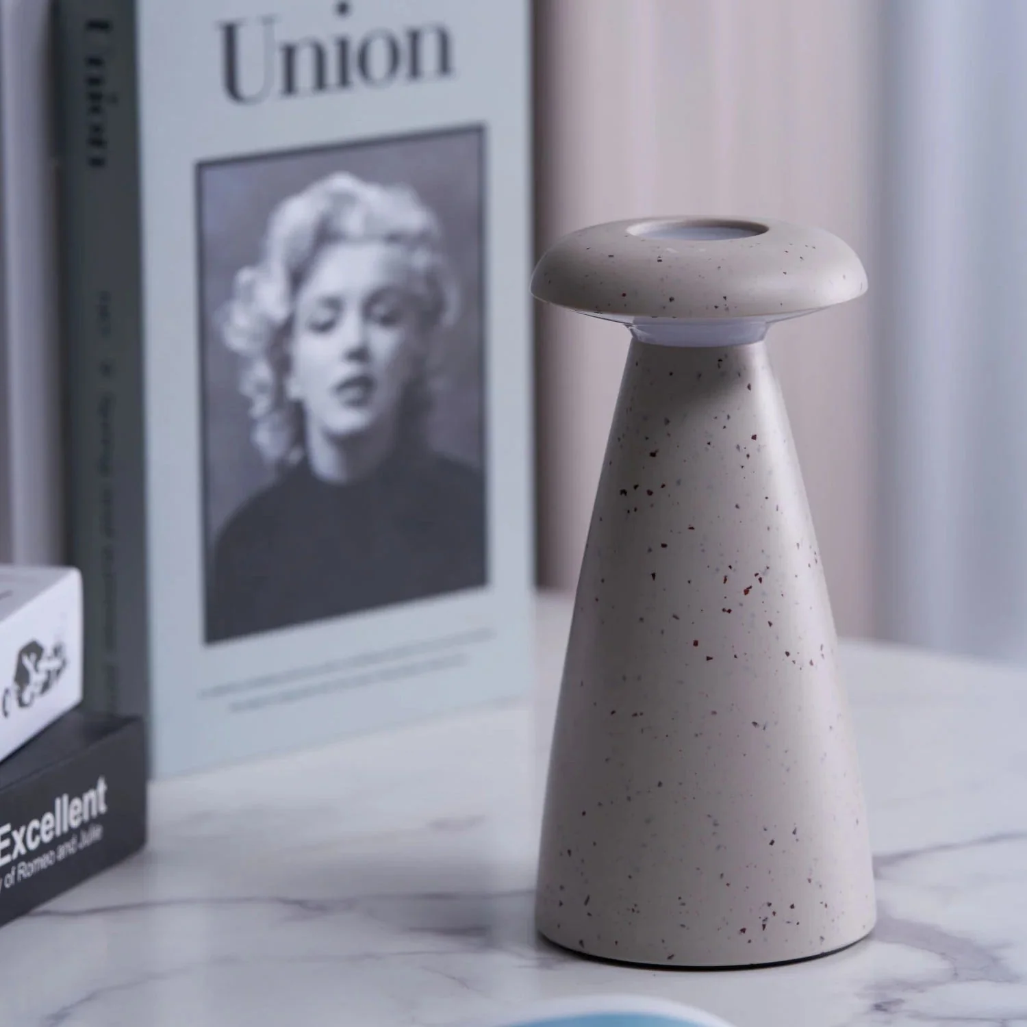 Noko Modern Ceramic Table Lamp - Image 10