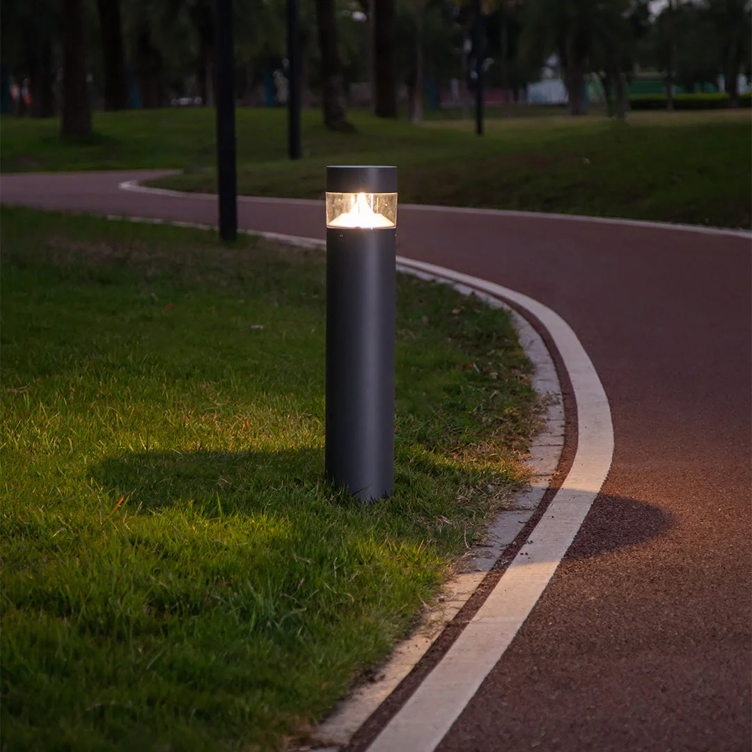 Nourisg Minimalist Nordic Outdoor Pole Lights
