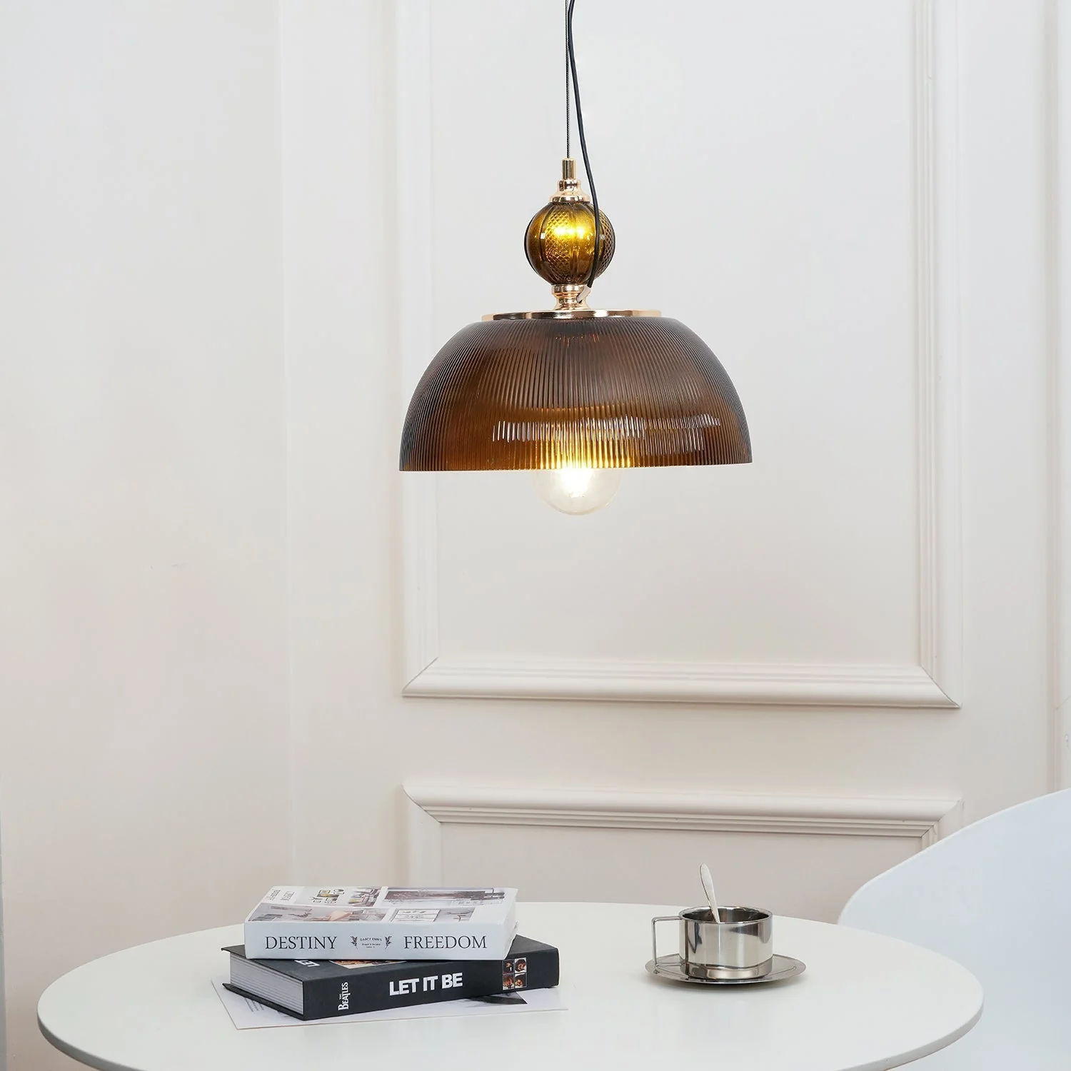 Nyra Glass Retro Pendant Lamp - Image 4