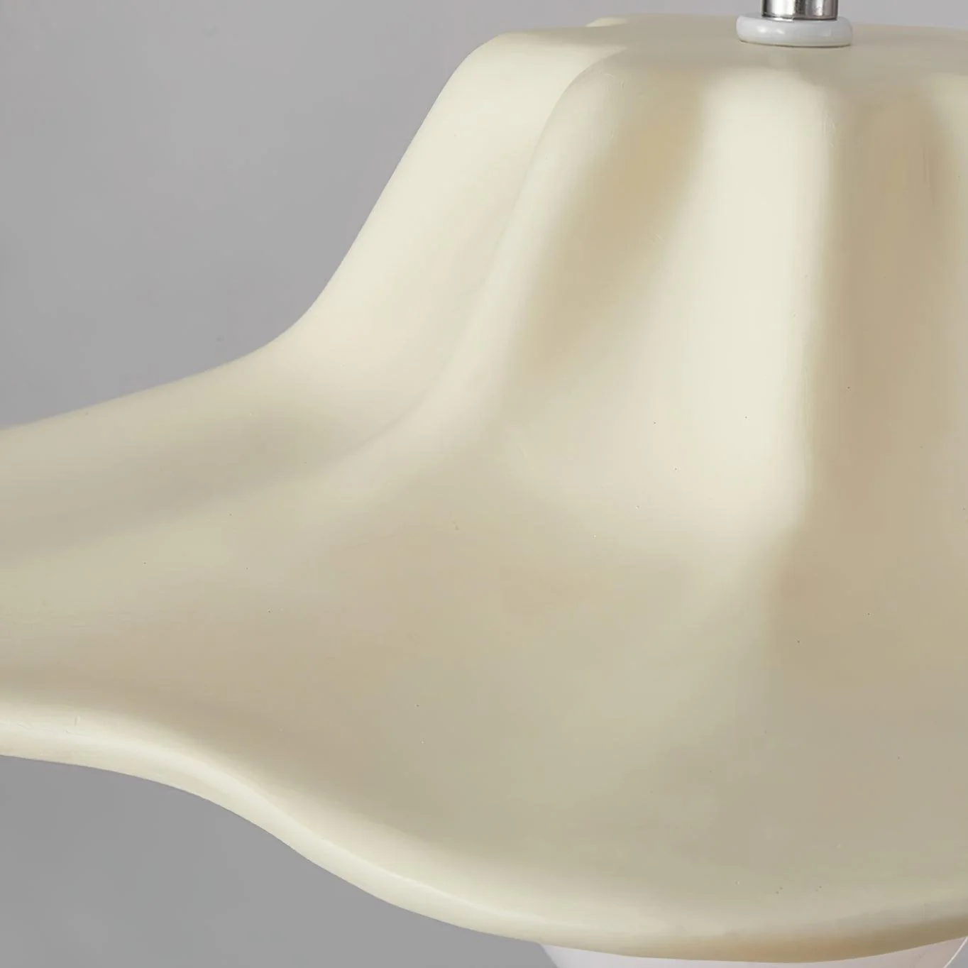 Nyrosis Resin Cozy Pendant Lamp - Image 2