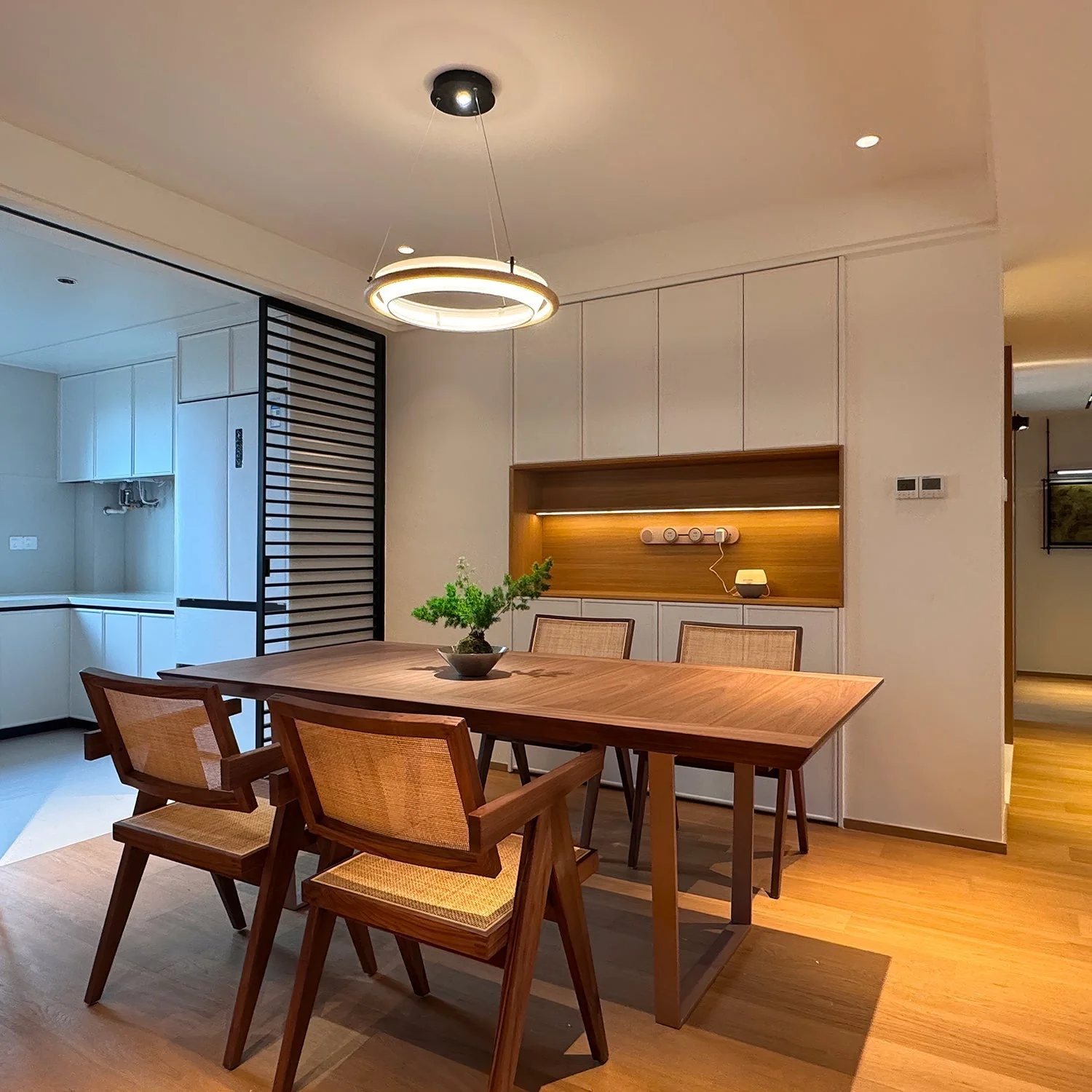 Olvelila Circular Pendant Light - Image 24